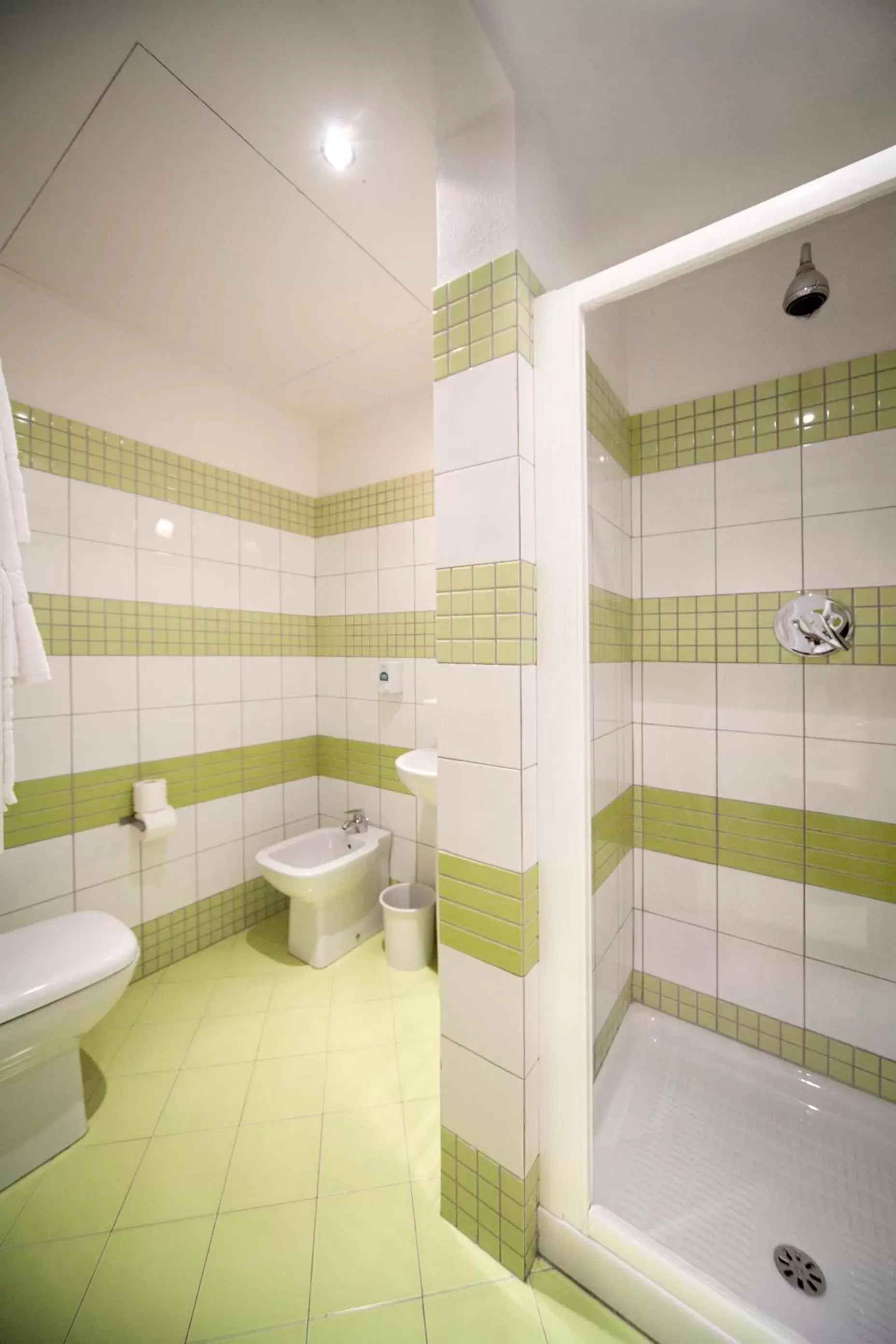 Bathroom in Hotel Bencidormi