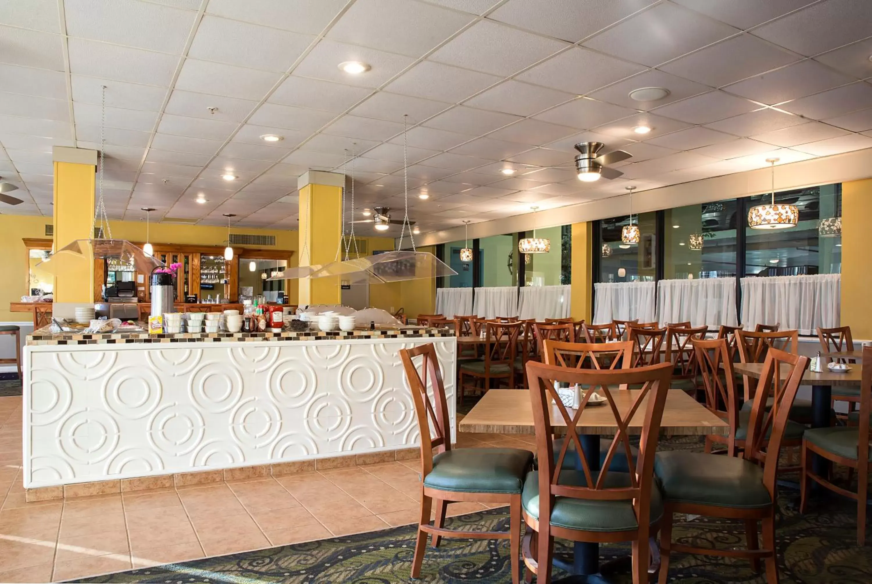 Restaurant/places to eat in Grande Shores Restaurant/places to eat in Grande Shores
