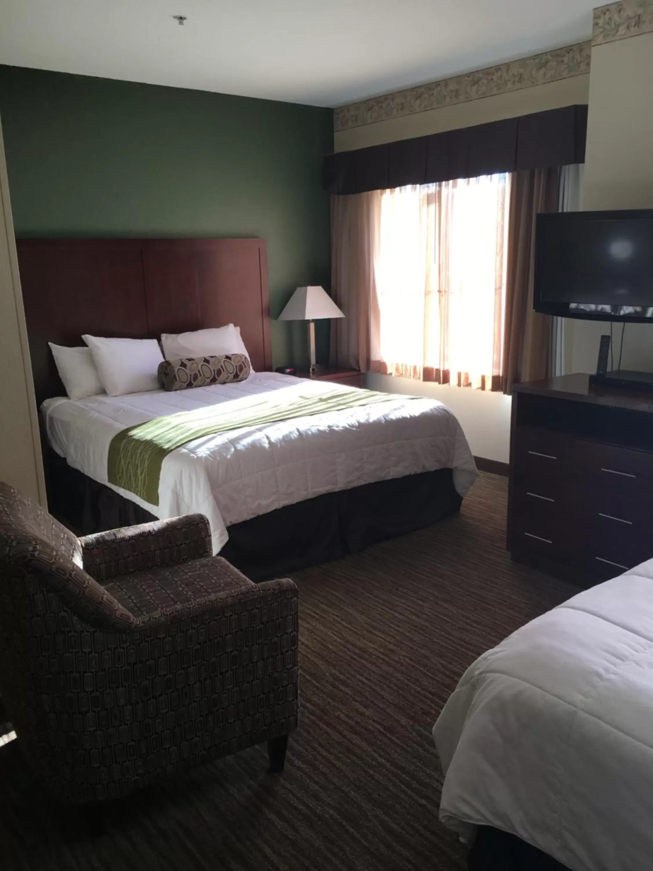 Bed in Hawthorn Suites by Wyndham Rancho Cordova/Folsom