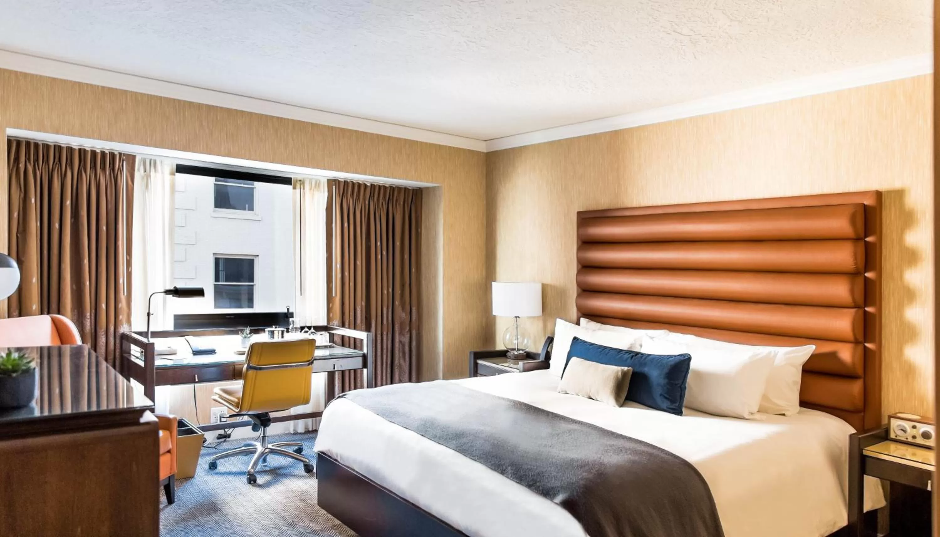 City view, Bed in Dossier