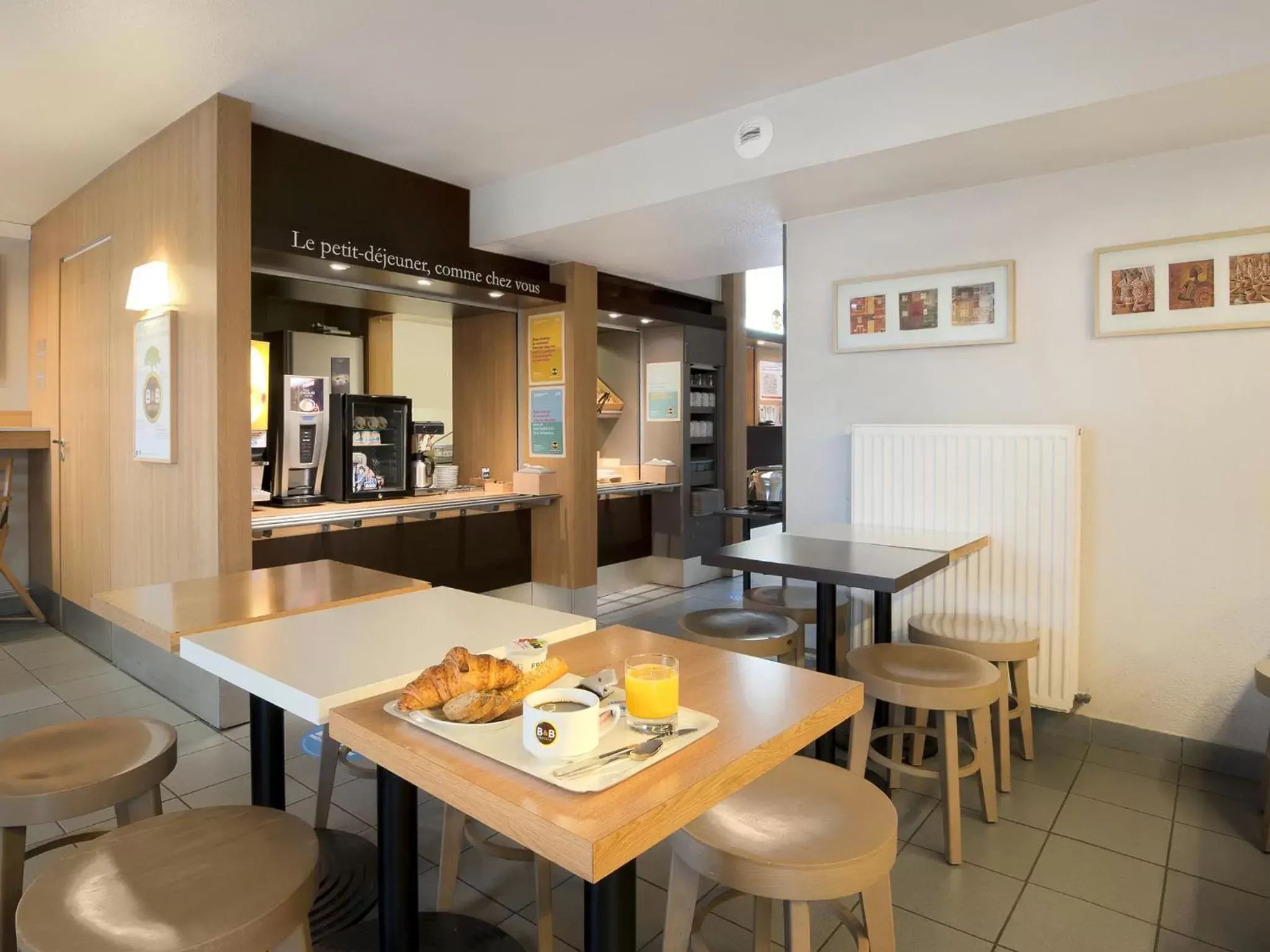 Buffet breakfast, Restaurant/Places to Eat in B&B HOTEL Grenoble Université