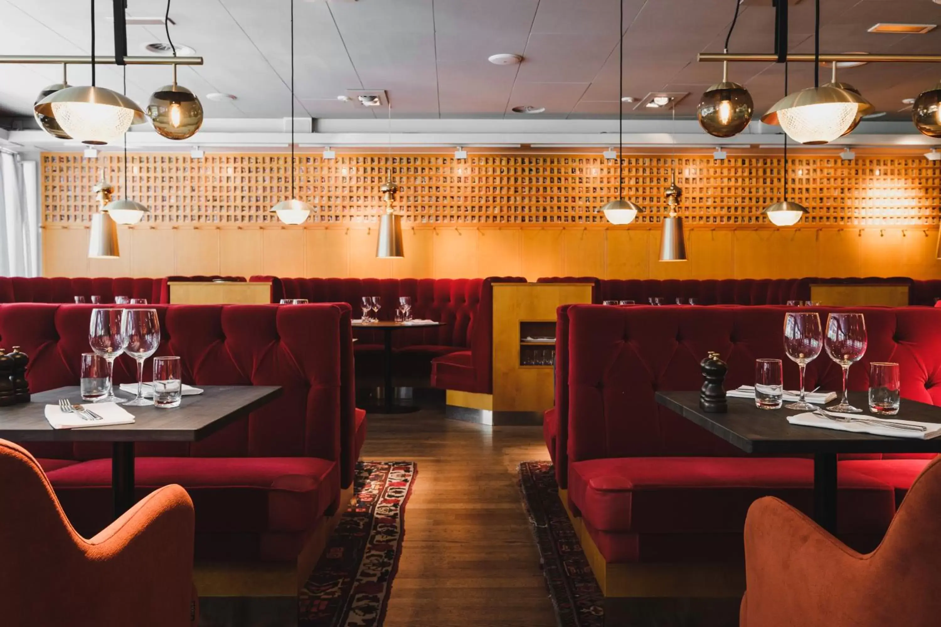 Restaurant/places to eat in Hotel Rival Restaurant/places to eat in Hotel Rival