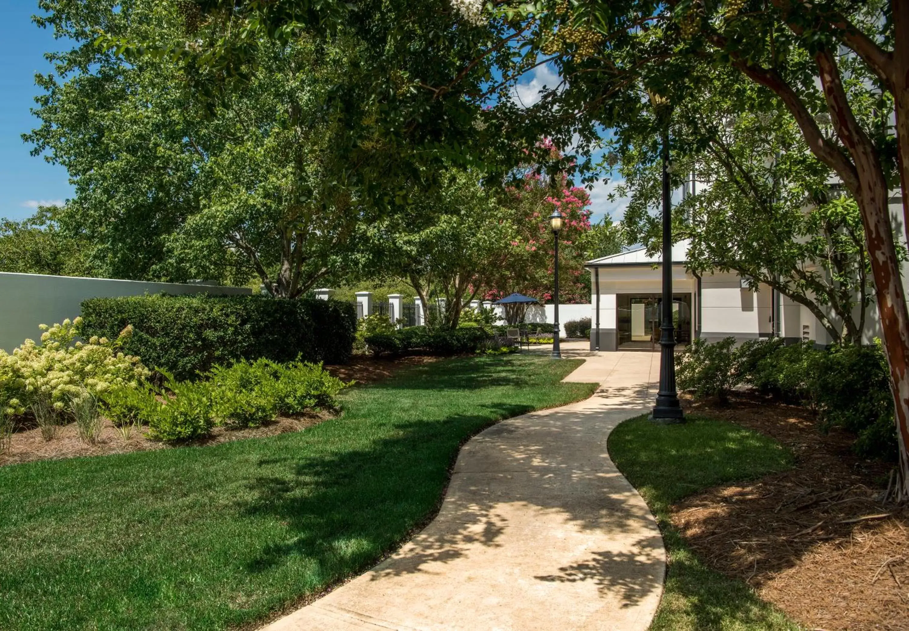 Property building, Garden in Courtyard Charlotte Ballantyne-NEWLY RENOVATED