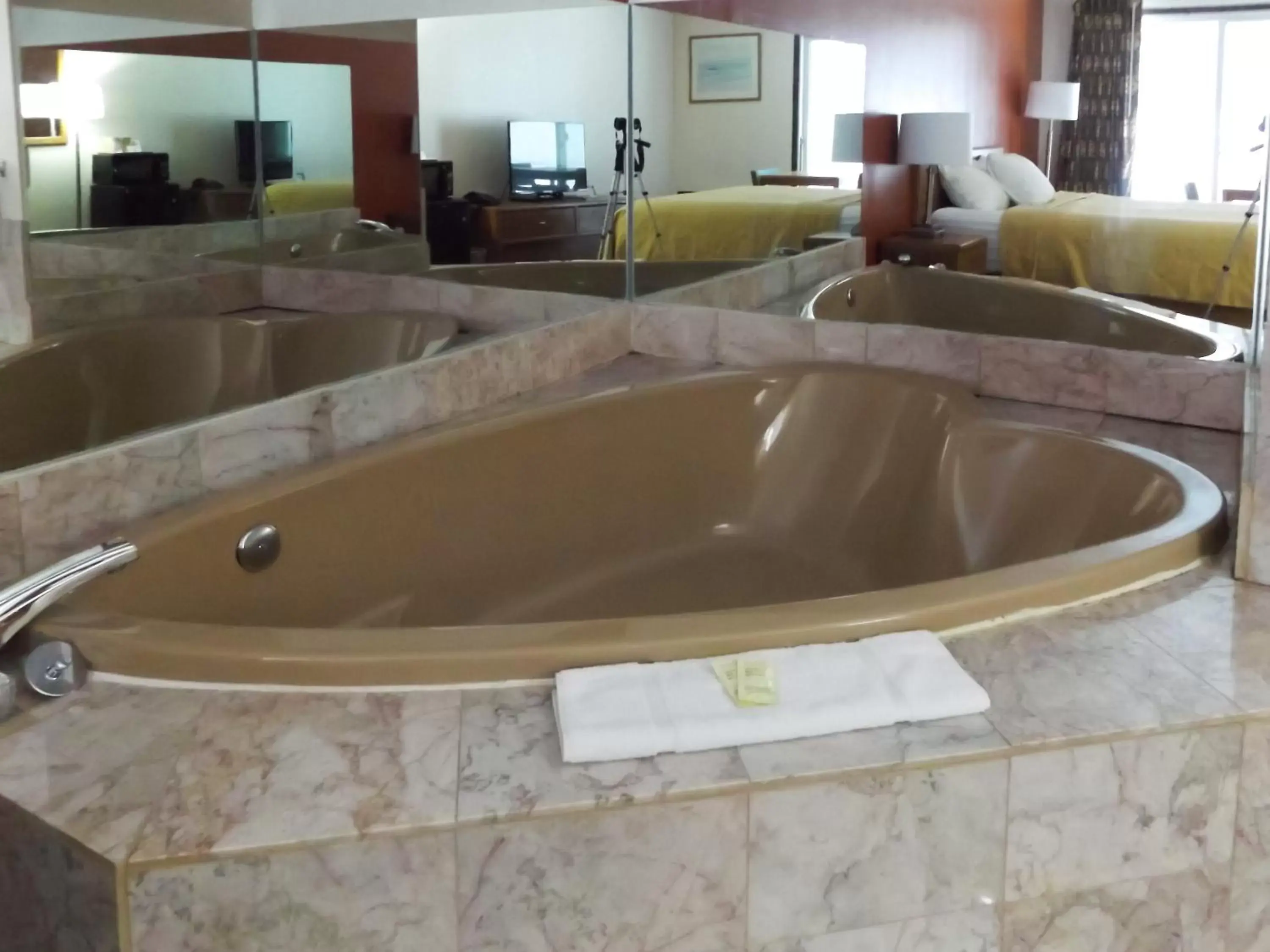 Bath, Bathroom in Manistee Hotel