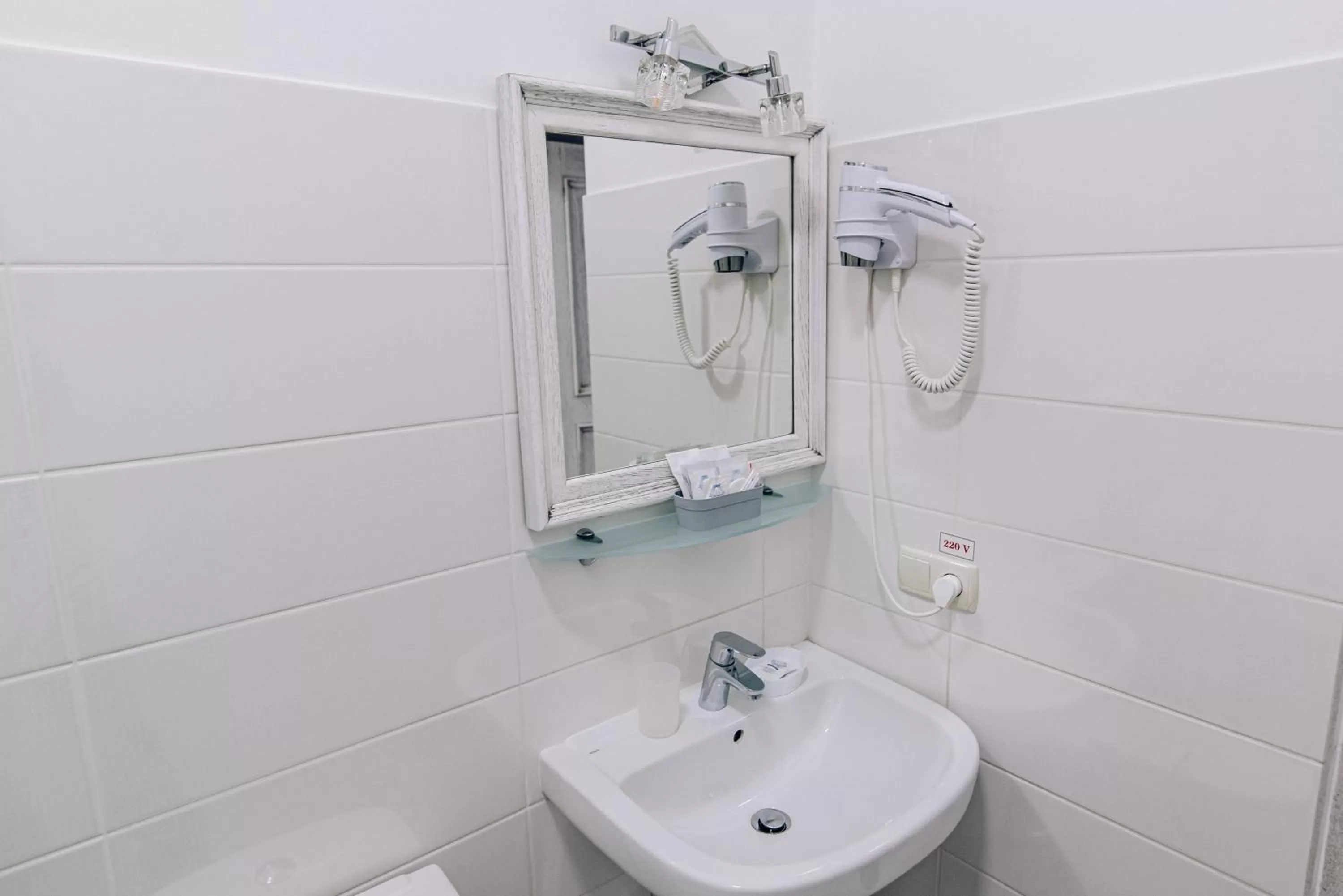 Bathroom in Gold Georg Palace Hotel