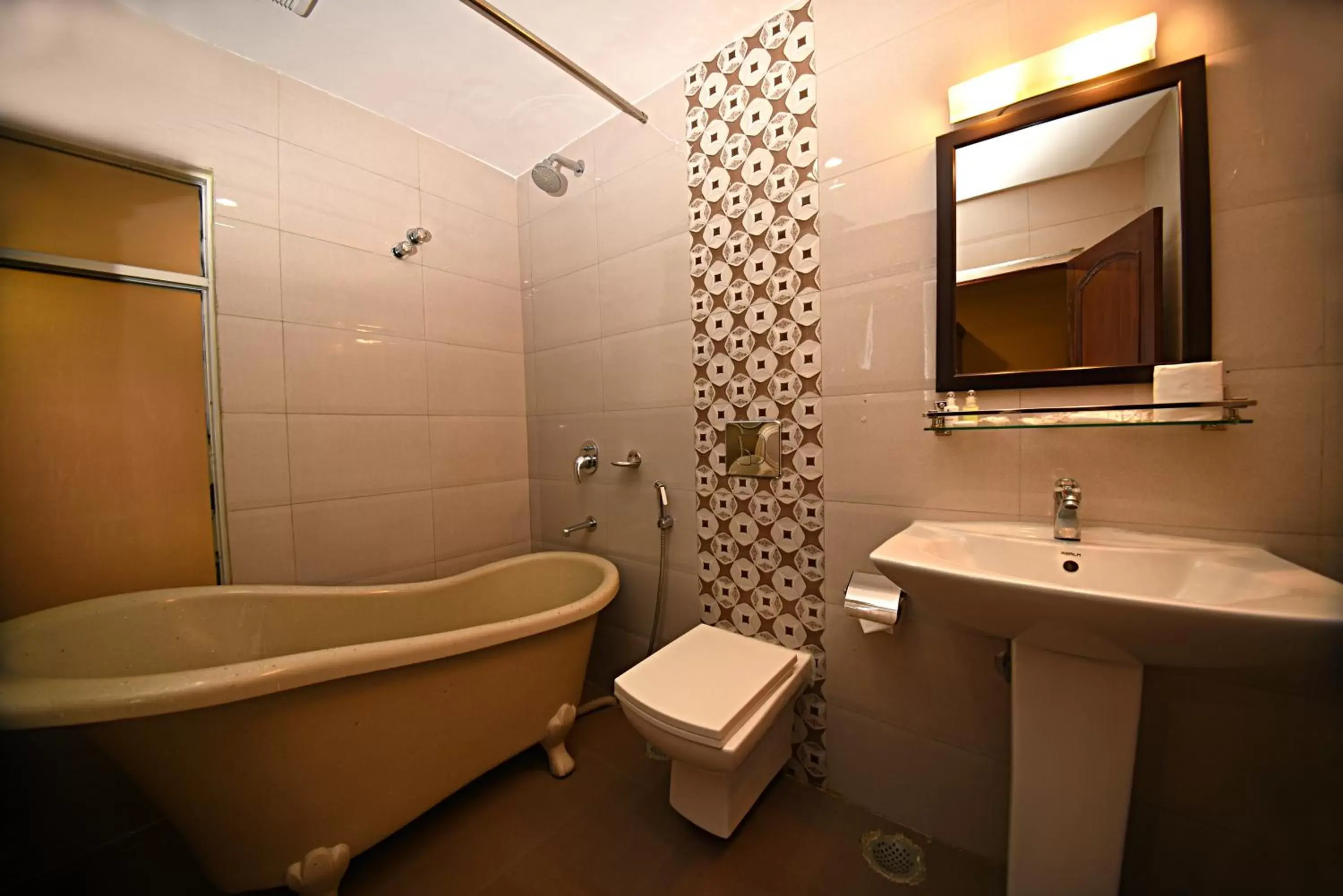 Bath, Bathroom in DOM Himalaya Hotel