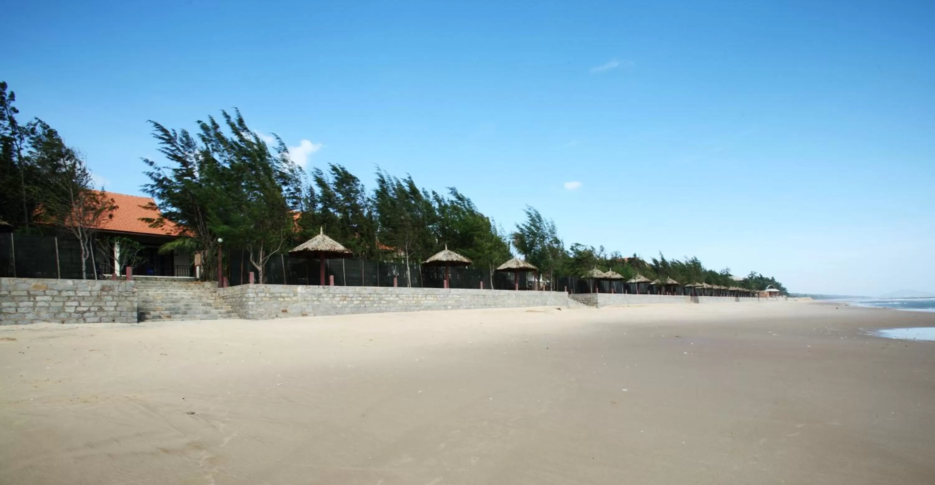 Beach in Golden Coast Resort & Spa