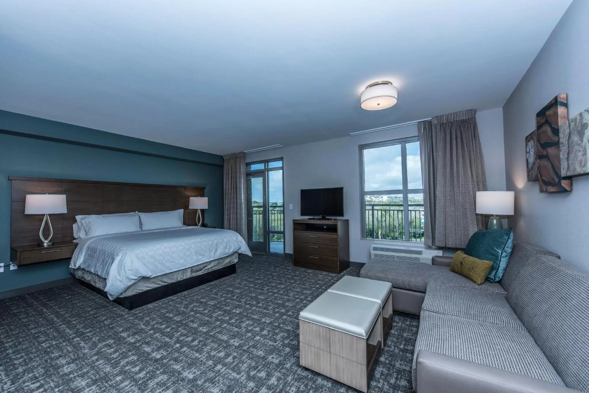 Photo of the whole room, Bed in Staybridge Suites Charleston - Mount Pleasant by IHG