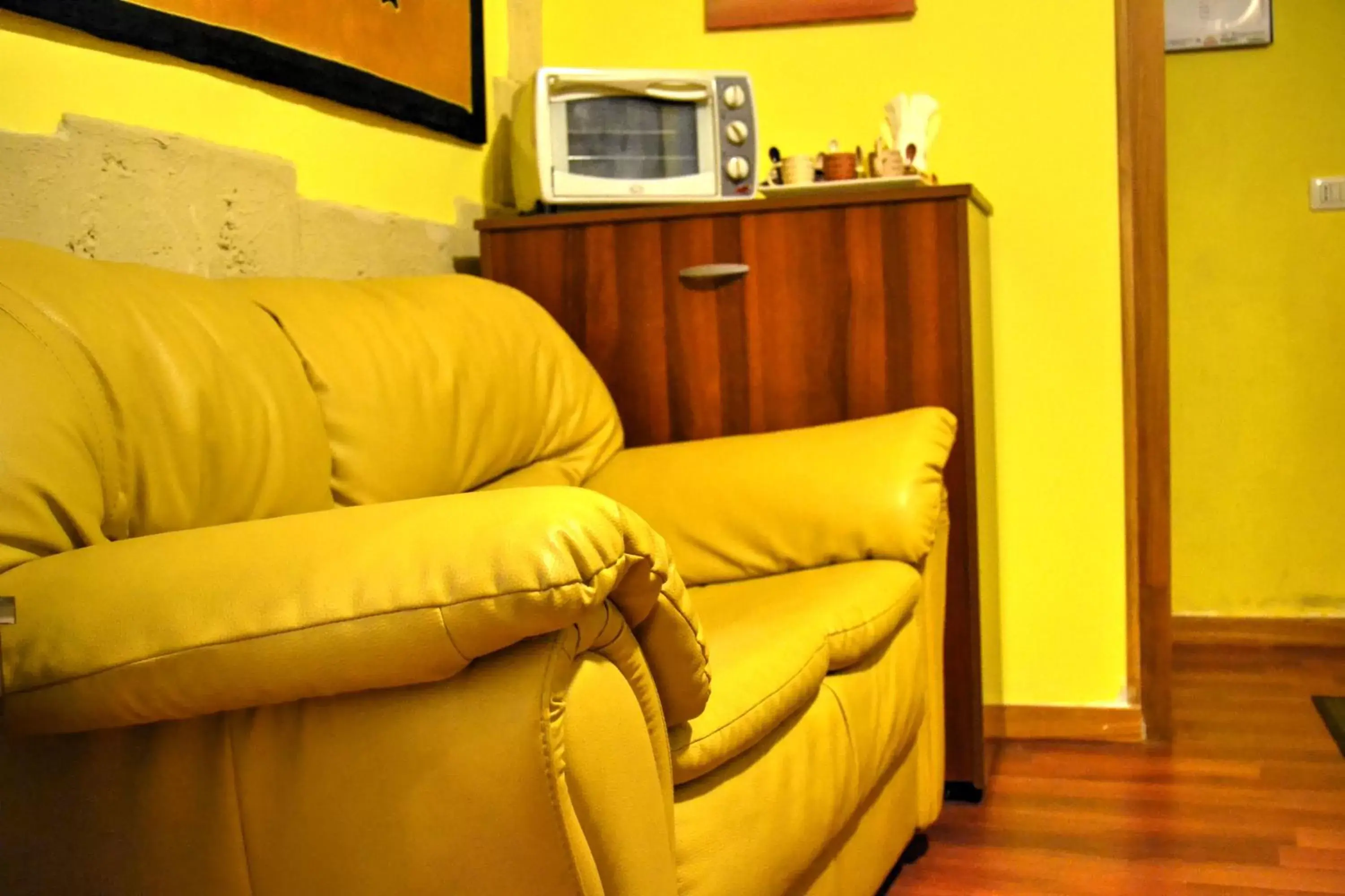 Kitchen or kitchenette, Seating Area in B&B La Corte Lecce