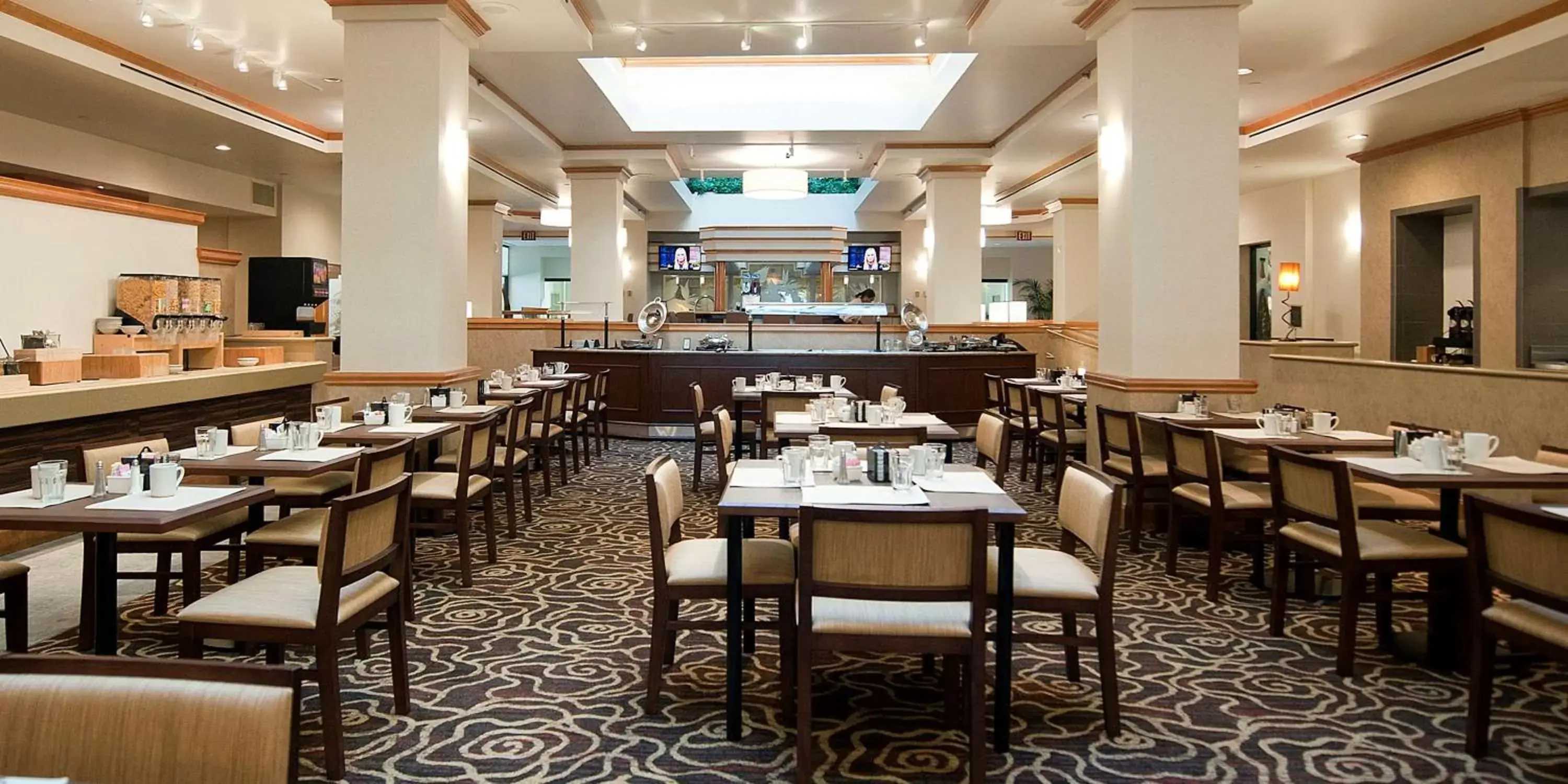 Dining area, Restaurant/Places to Eat in Hilton Boca Raton Suites