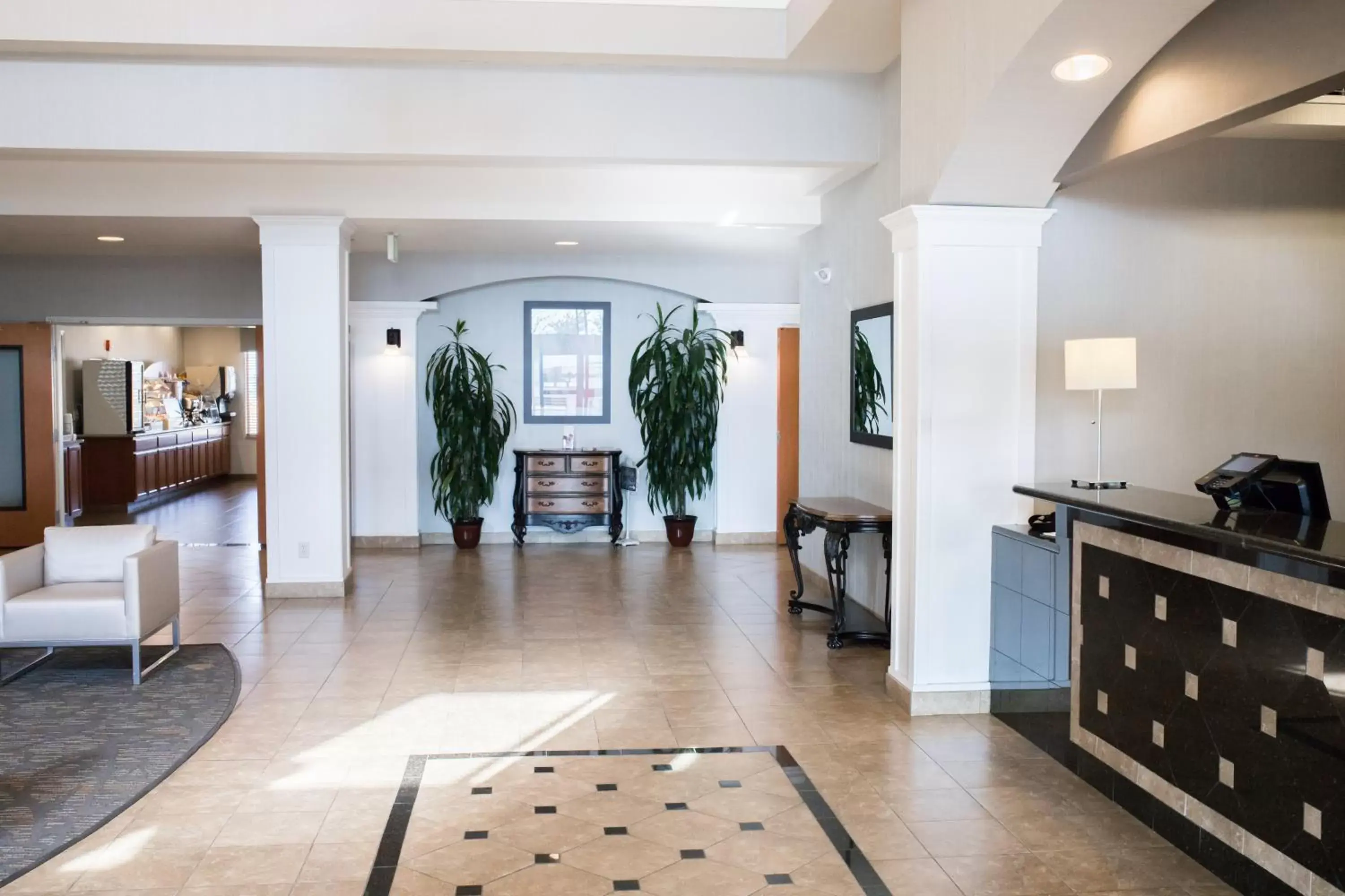 Lobby or reception in Wingate by Wyndham Moses Lake Lobby or reception in Wingate by Wyndham Moses Lake