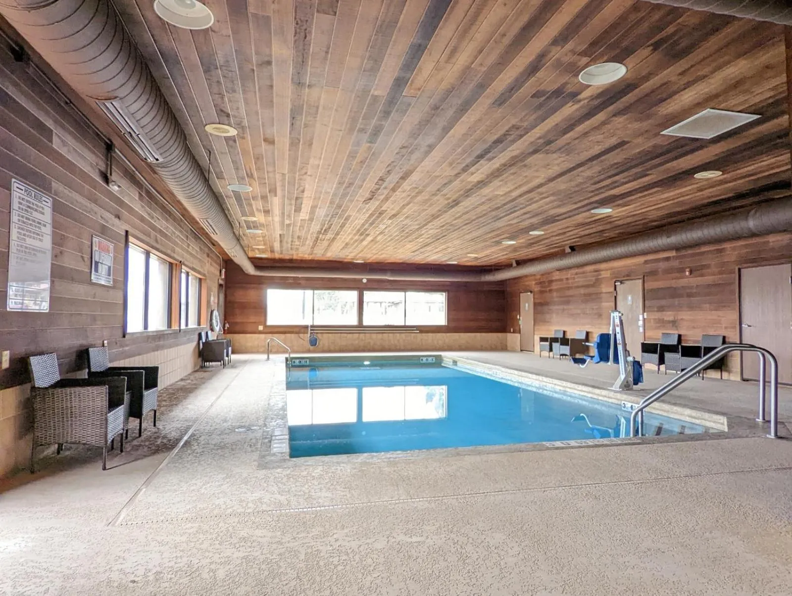 Swimming pool in Cobblestone Inn & Suites - Merrill