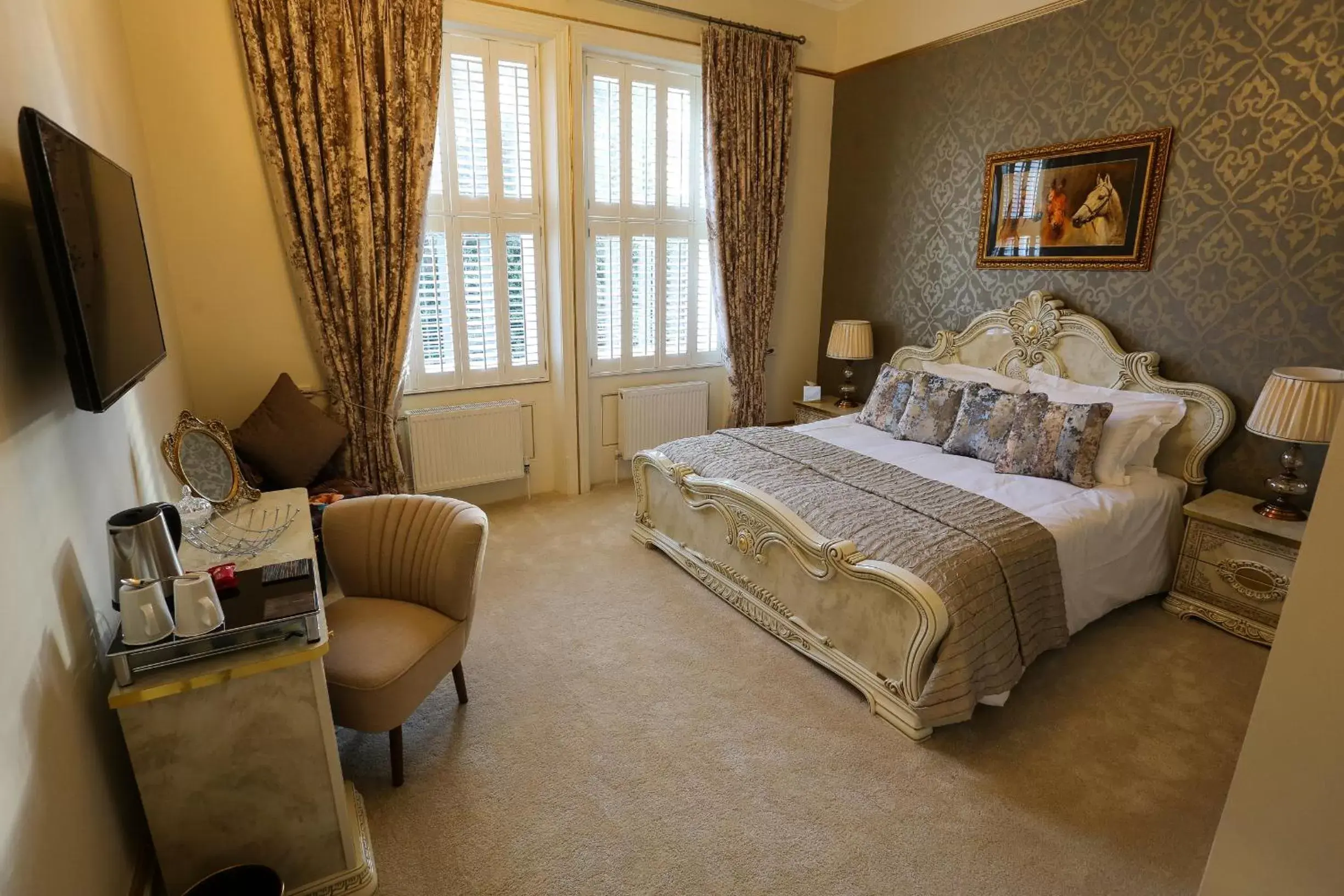 Bedroom, Bed in Derby Manor