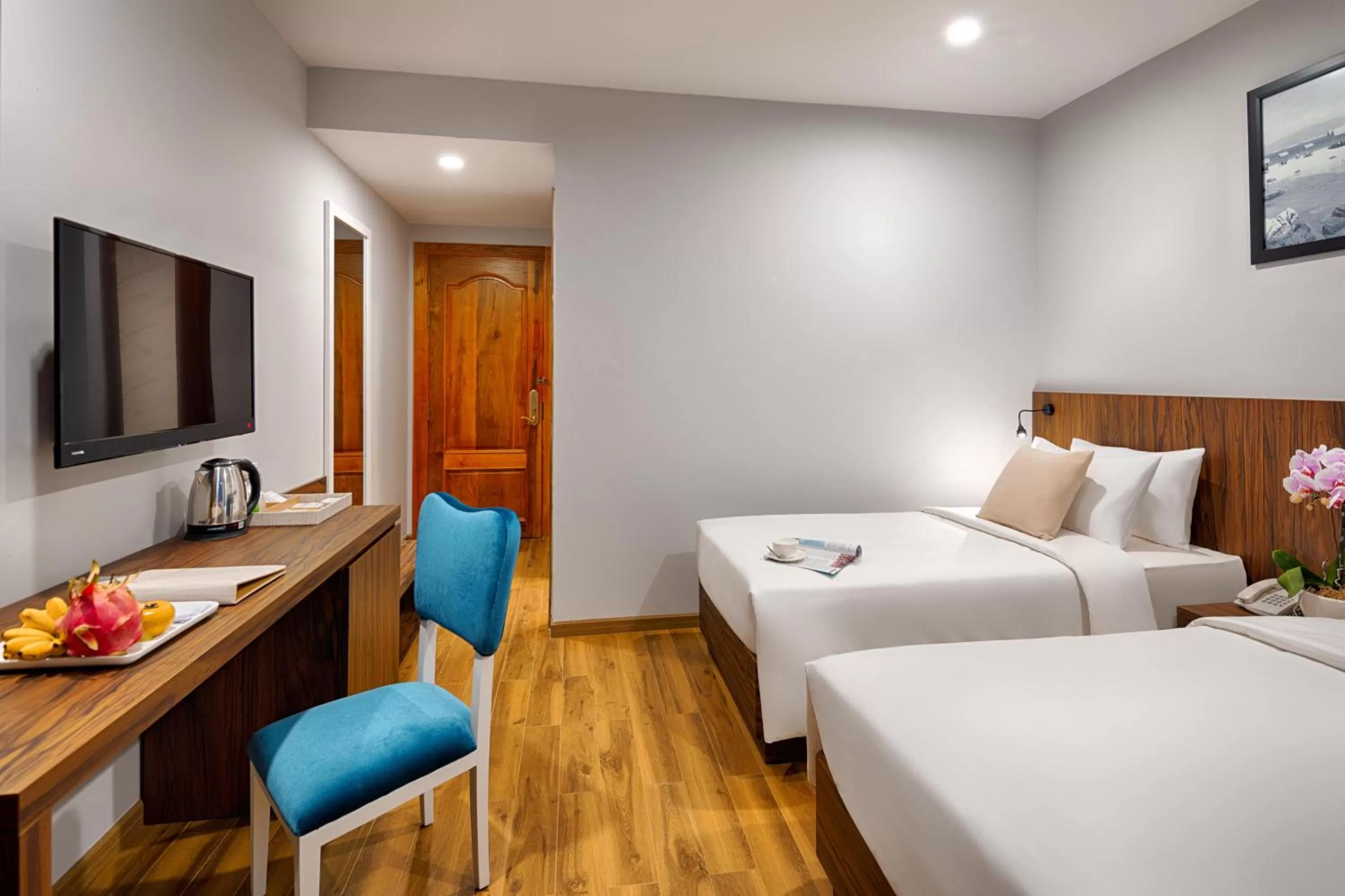 TV and multimedia, Bed in Happy Life Grand Hotel & Rooftop Skybar