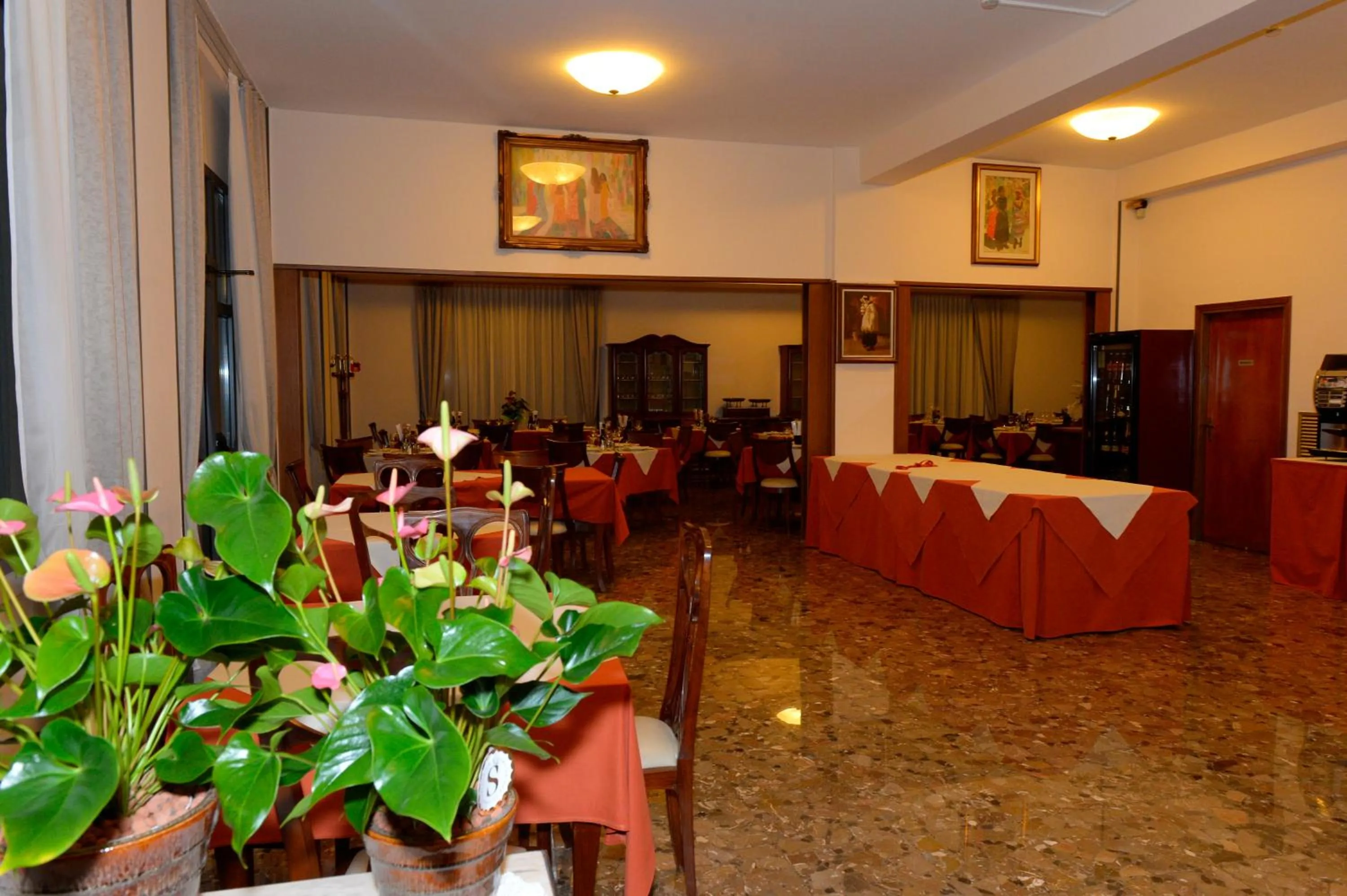Restaurant/places to eat in Hotel San Benedetto