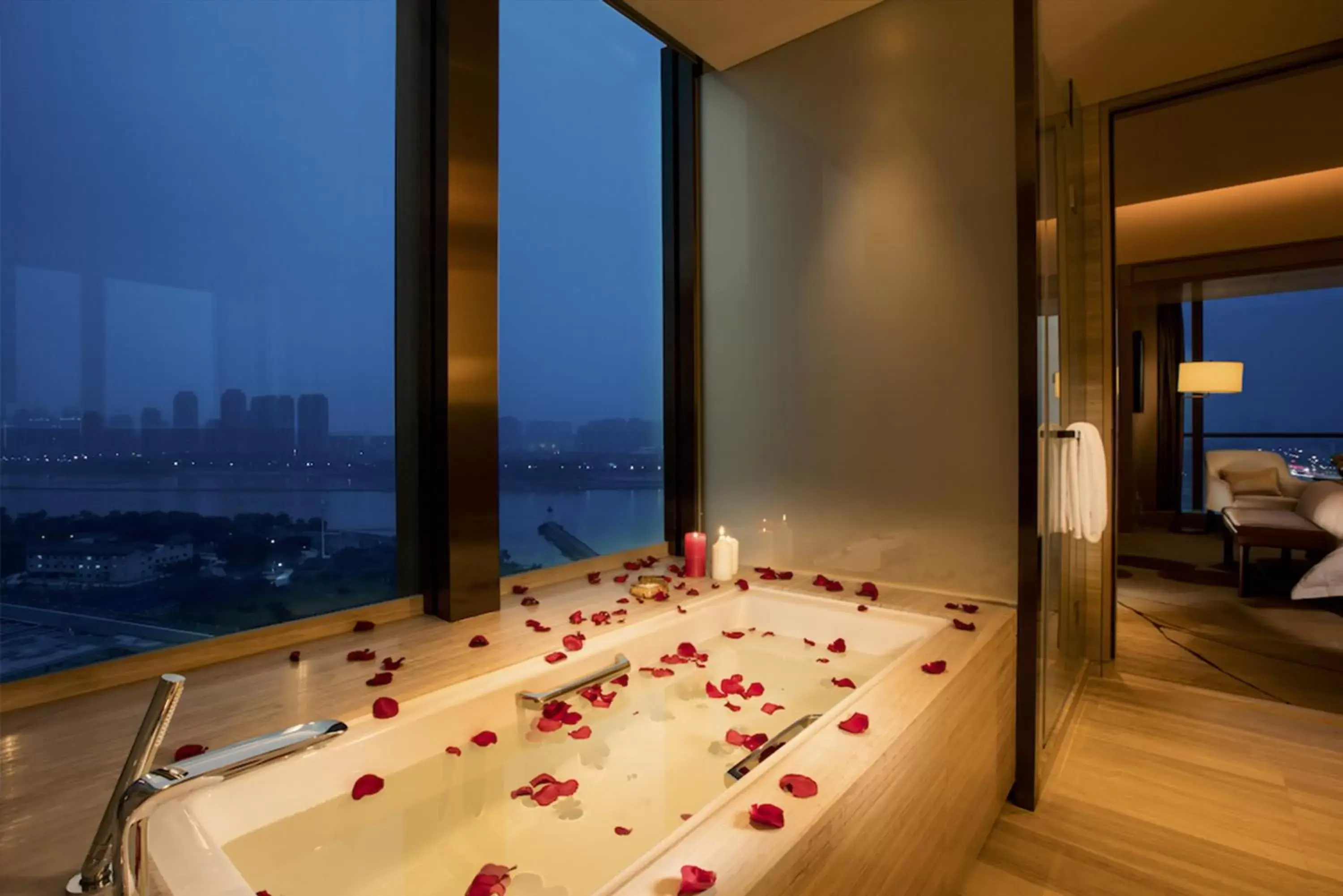 Bedroom in Crowne Plaza Fuzhou Riverside, an IHG Hotel