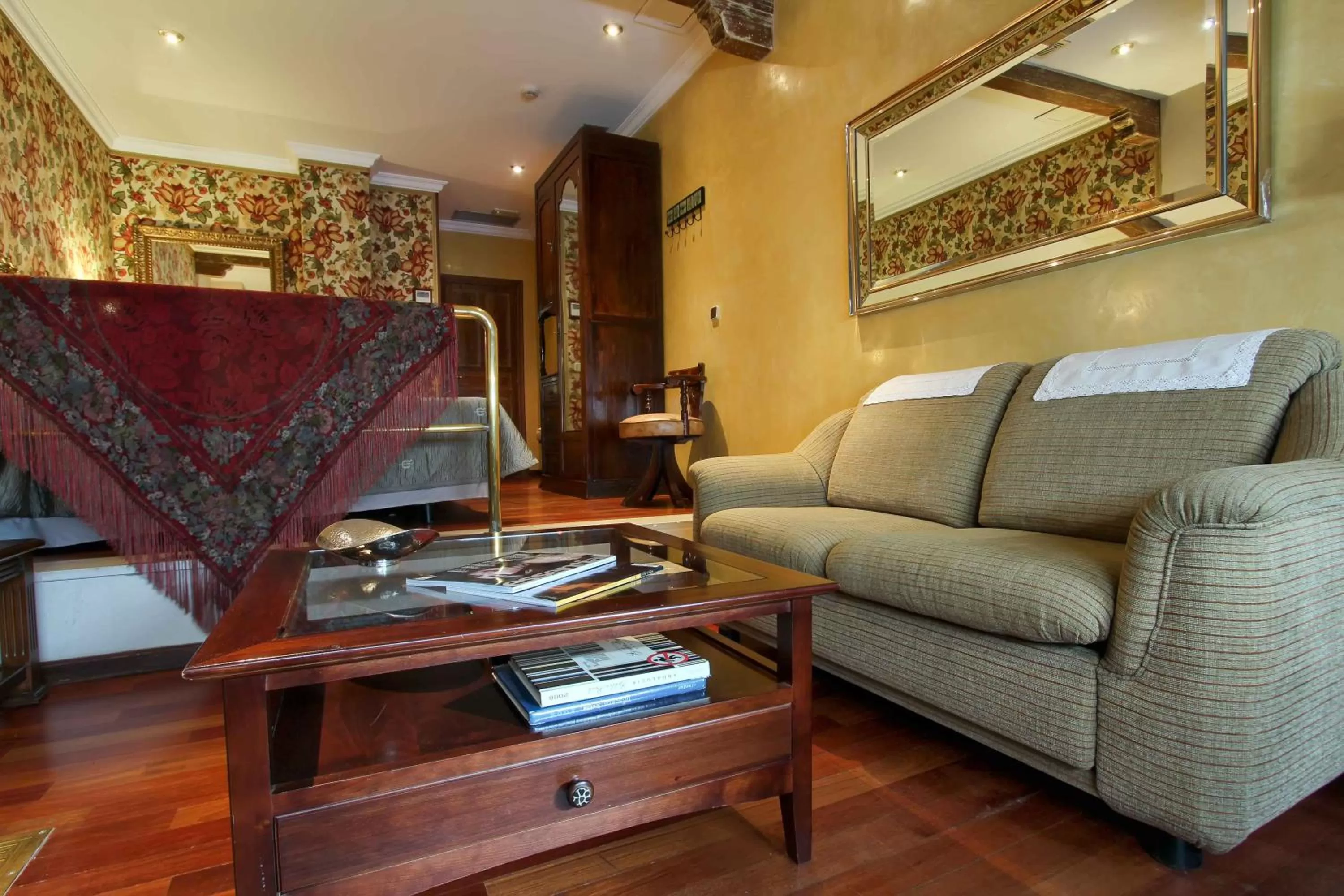 Photo of the whole room in Hotel Alabardero