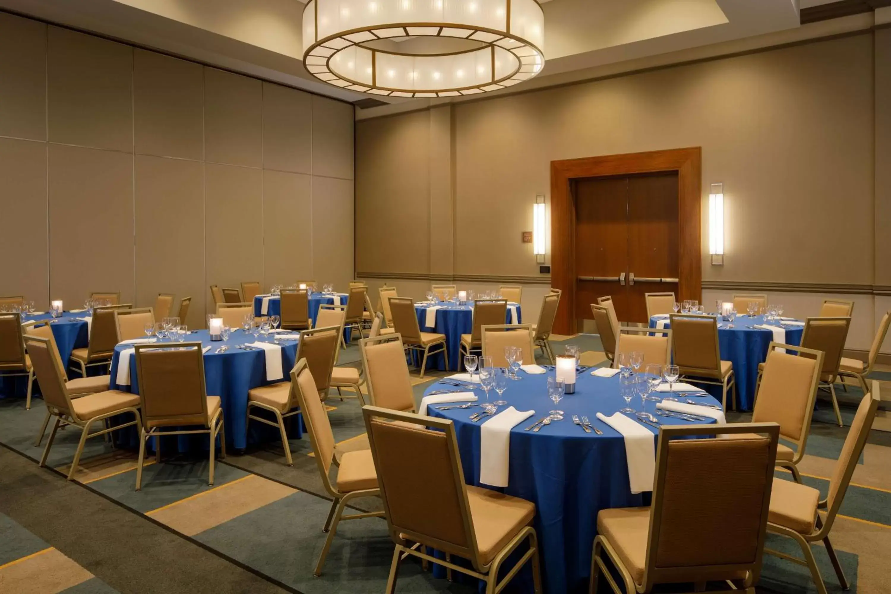 Meeting/conference room, Restaurant/Places to Eat in DoubleTree by Hilton Pittsburgh - Cranberry