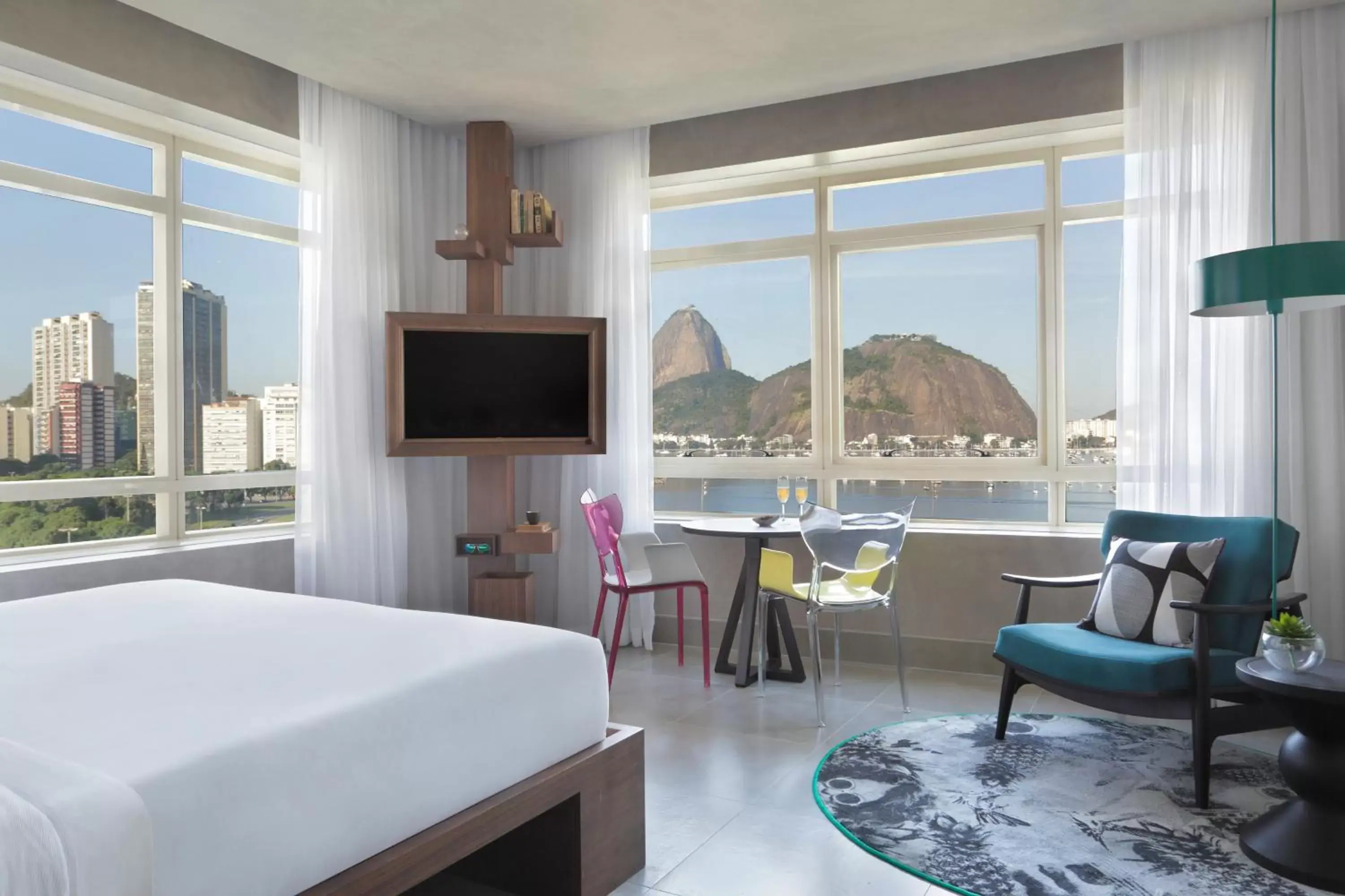 Double Room with Sugarloaf Mountain View in Yoo2 Rio de Janeiro by Intercity