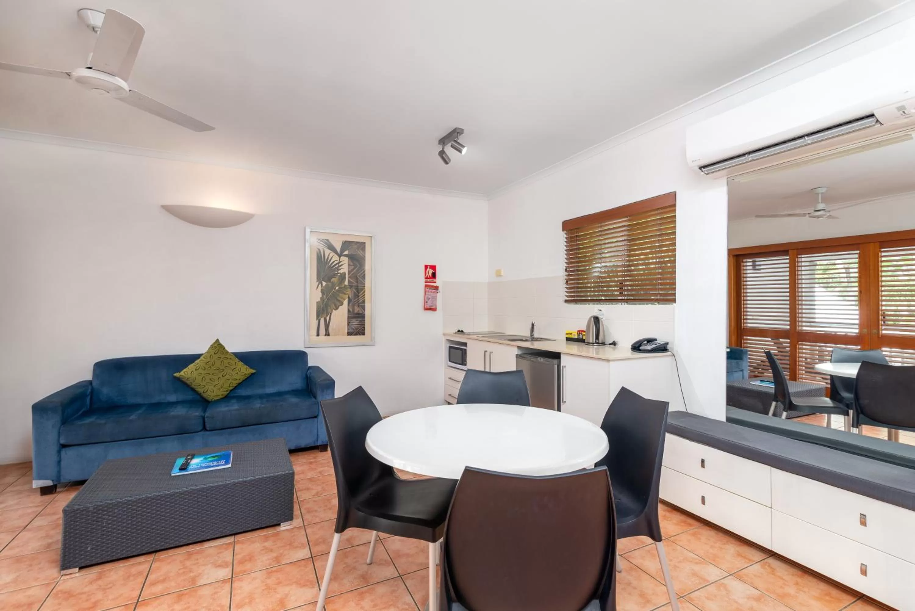 Kitchen or kitchenette in Paradise On The Beach Resort