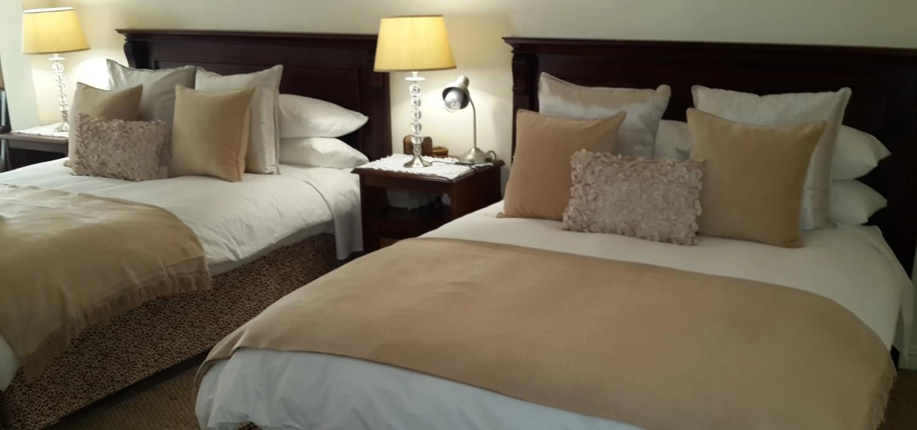 Photo of the whole room, Bed in Riversong Guest House