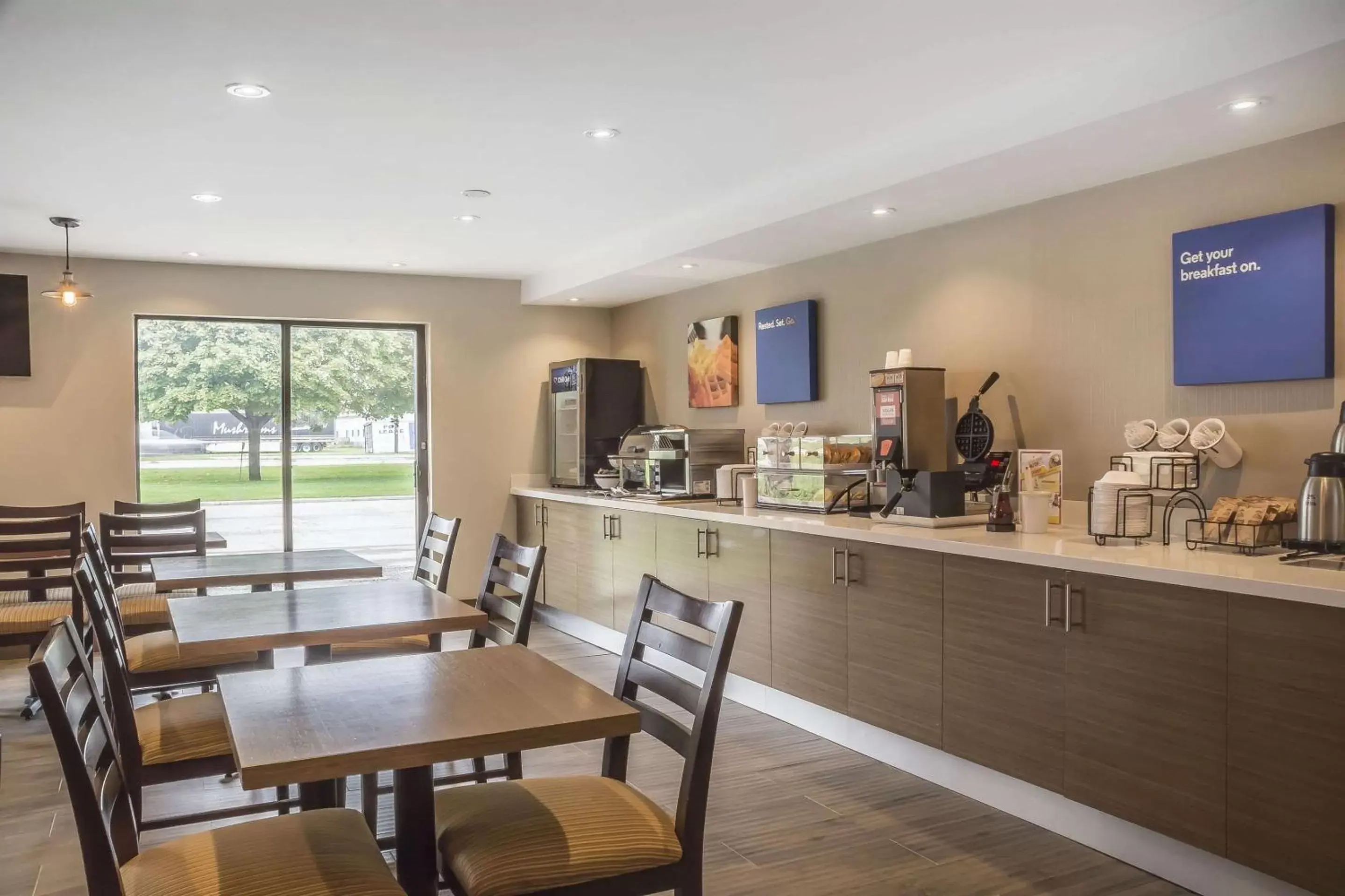 Restaurant/Places to Eat in Comfort Inn Chatham