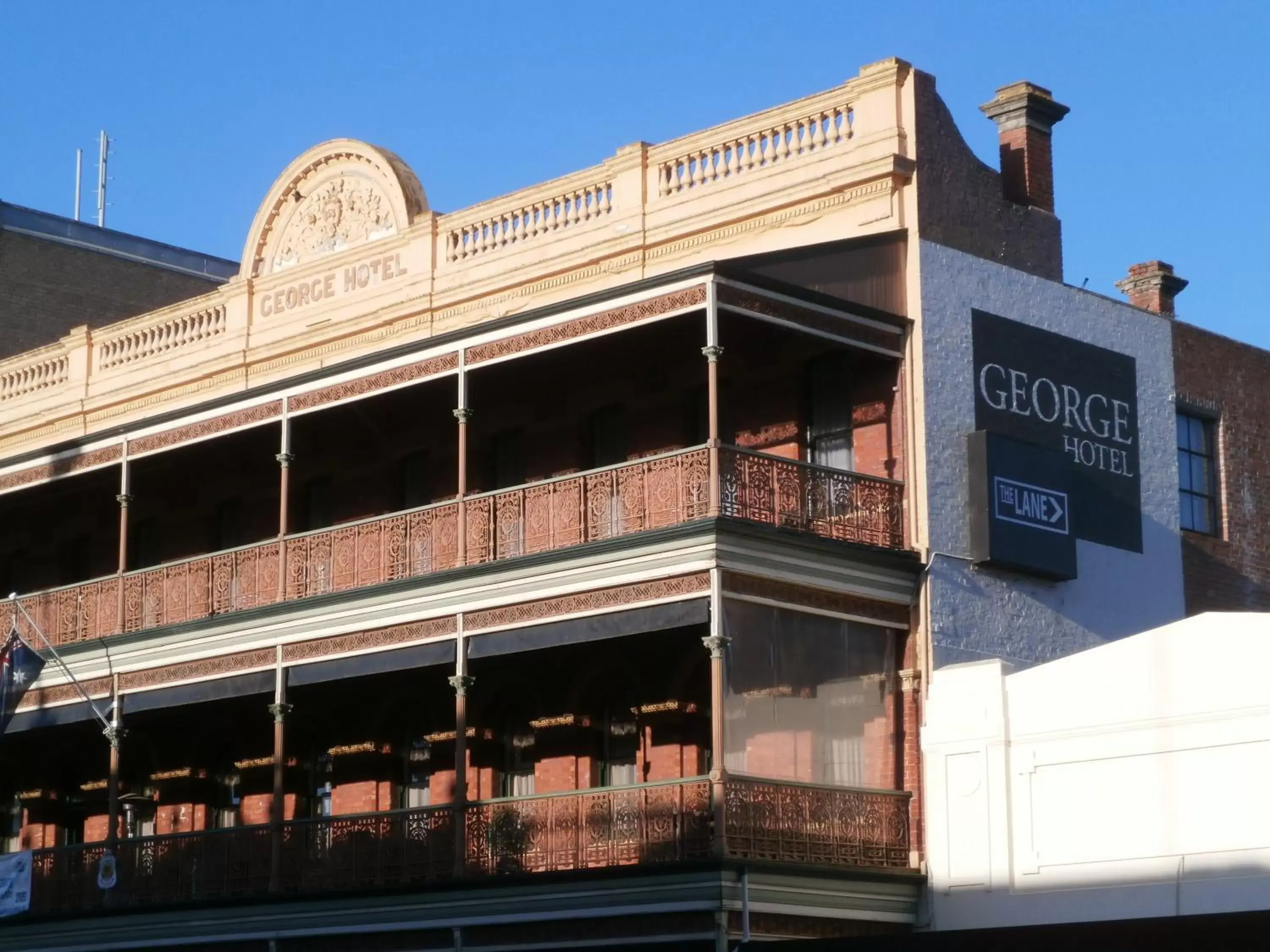 Facade/entrance, Property Building in Quality Inn The George Hotel Ballarat