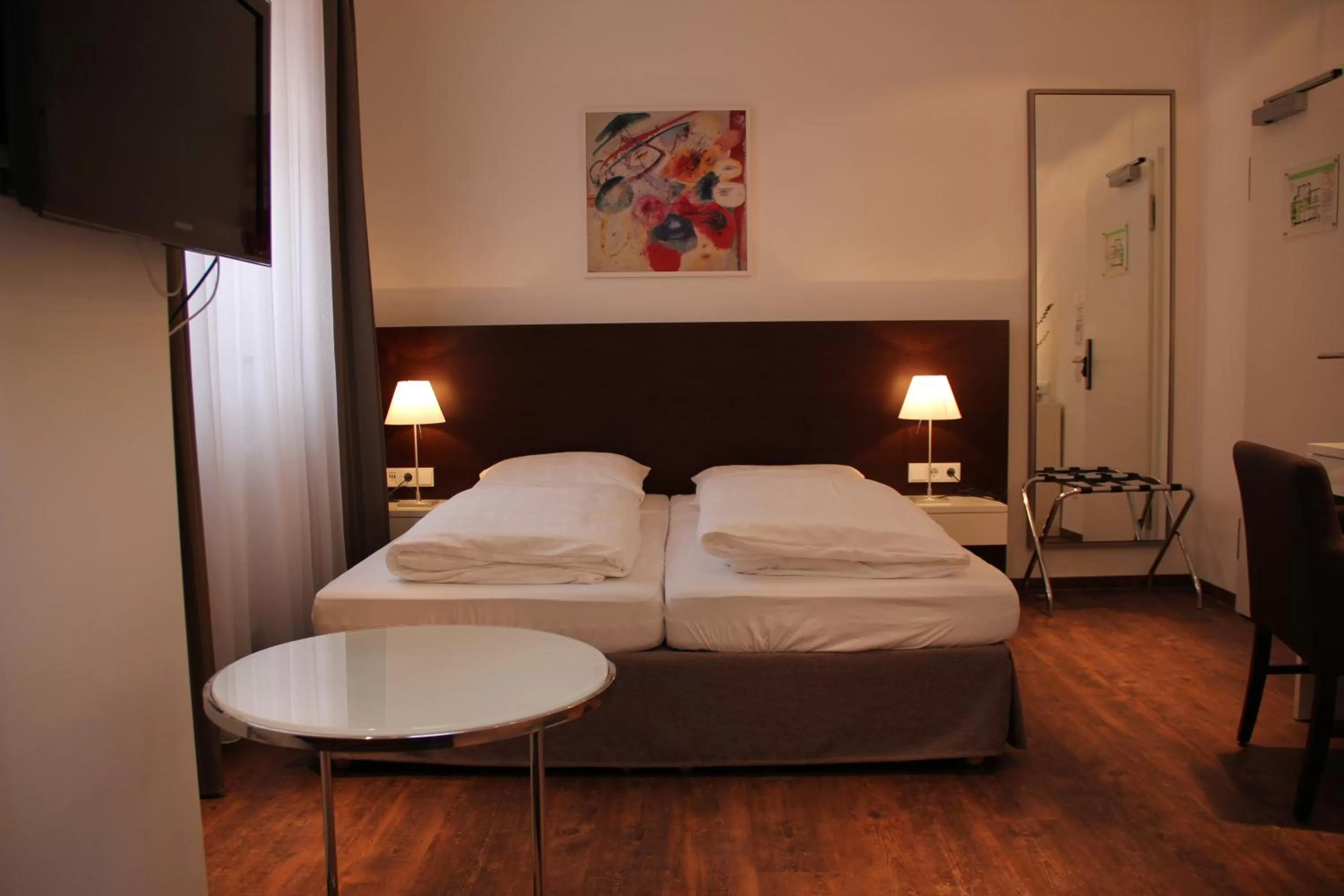 Bedroom, Bed in Hotel Restaurant Schwan