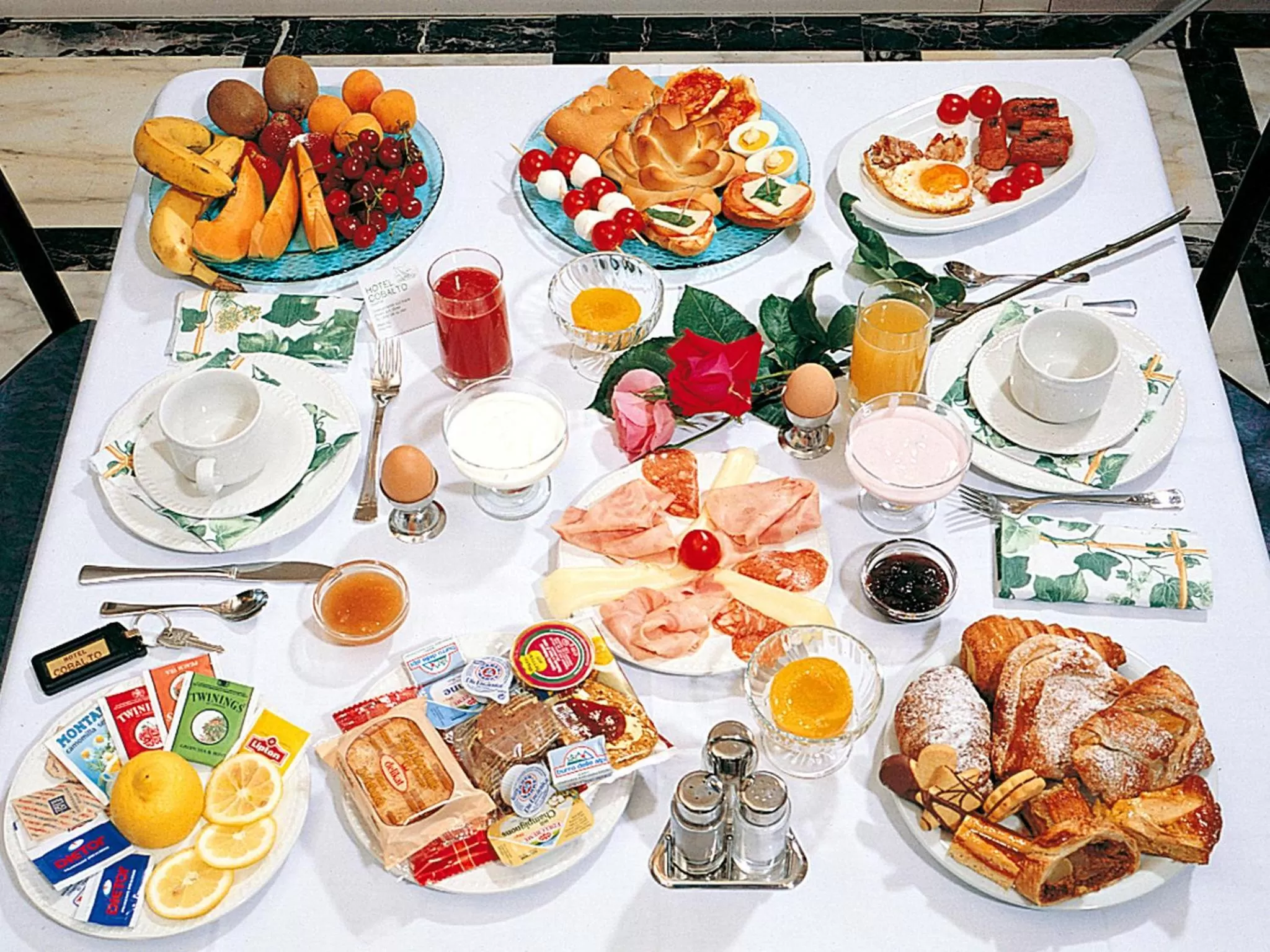 Restaurant/places to eat in Hotel Cobalto