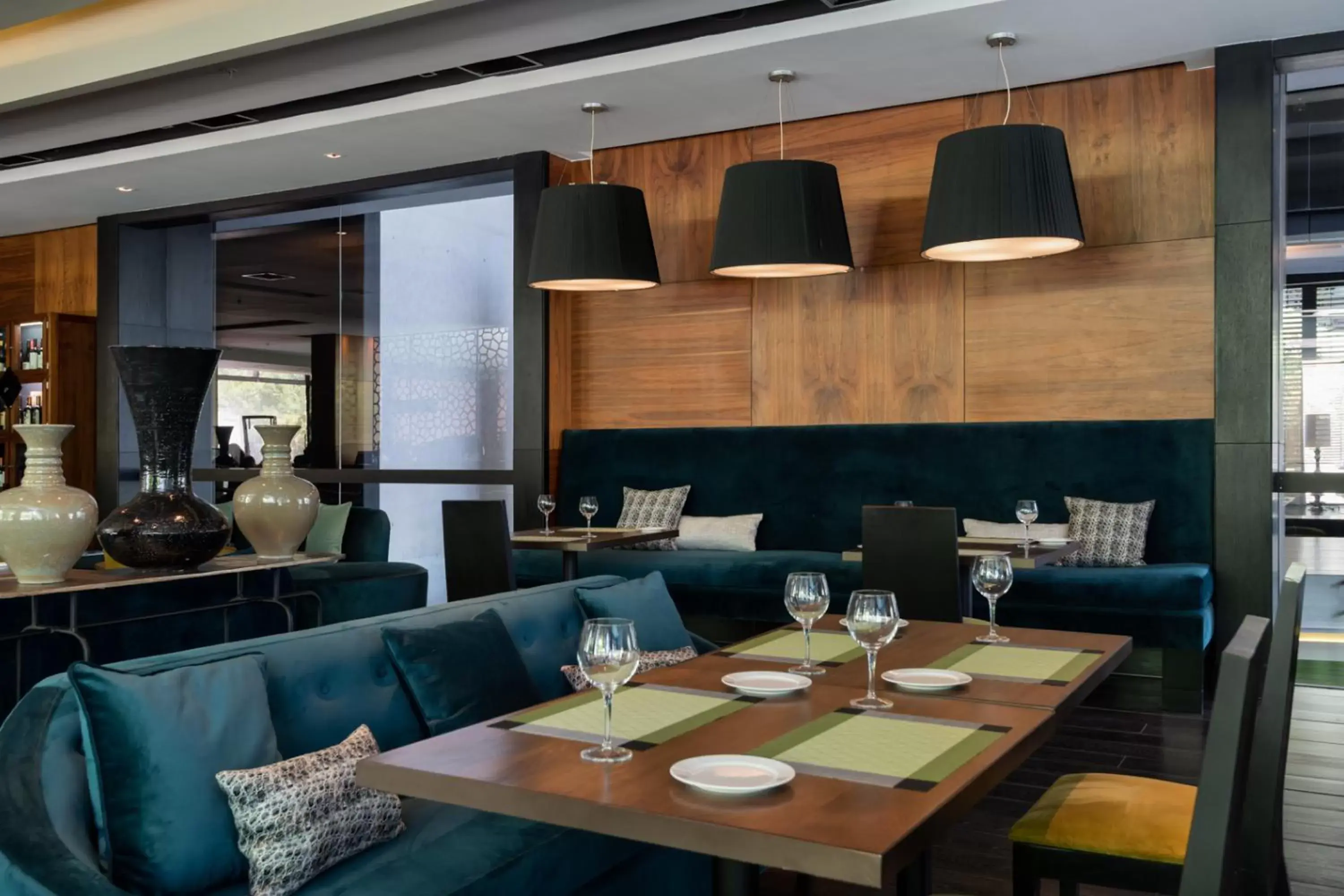 Restaurant/Places to Eat in Wyndham Santiago Pettra