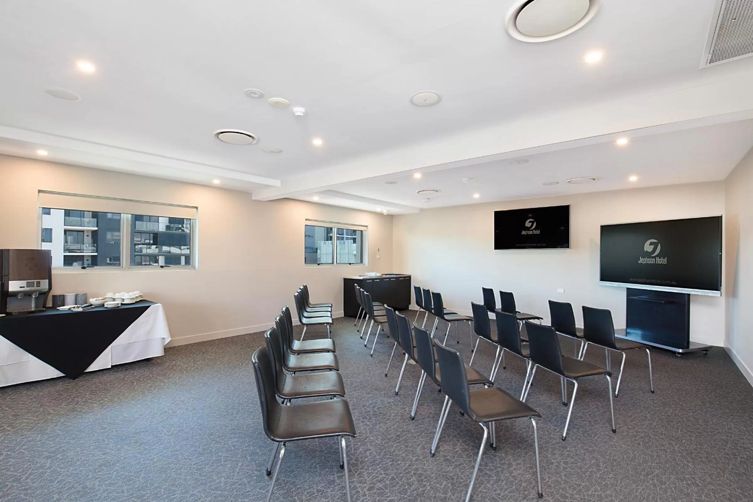Meeting/conference room in Jephson Hotel & Apartments