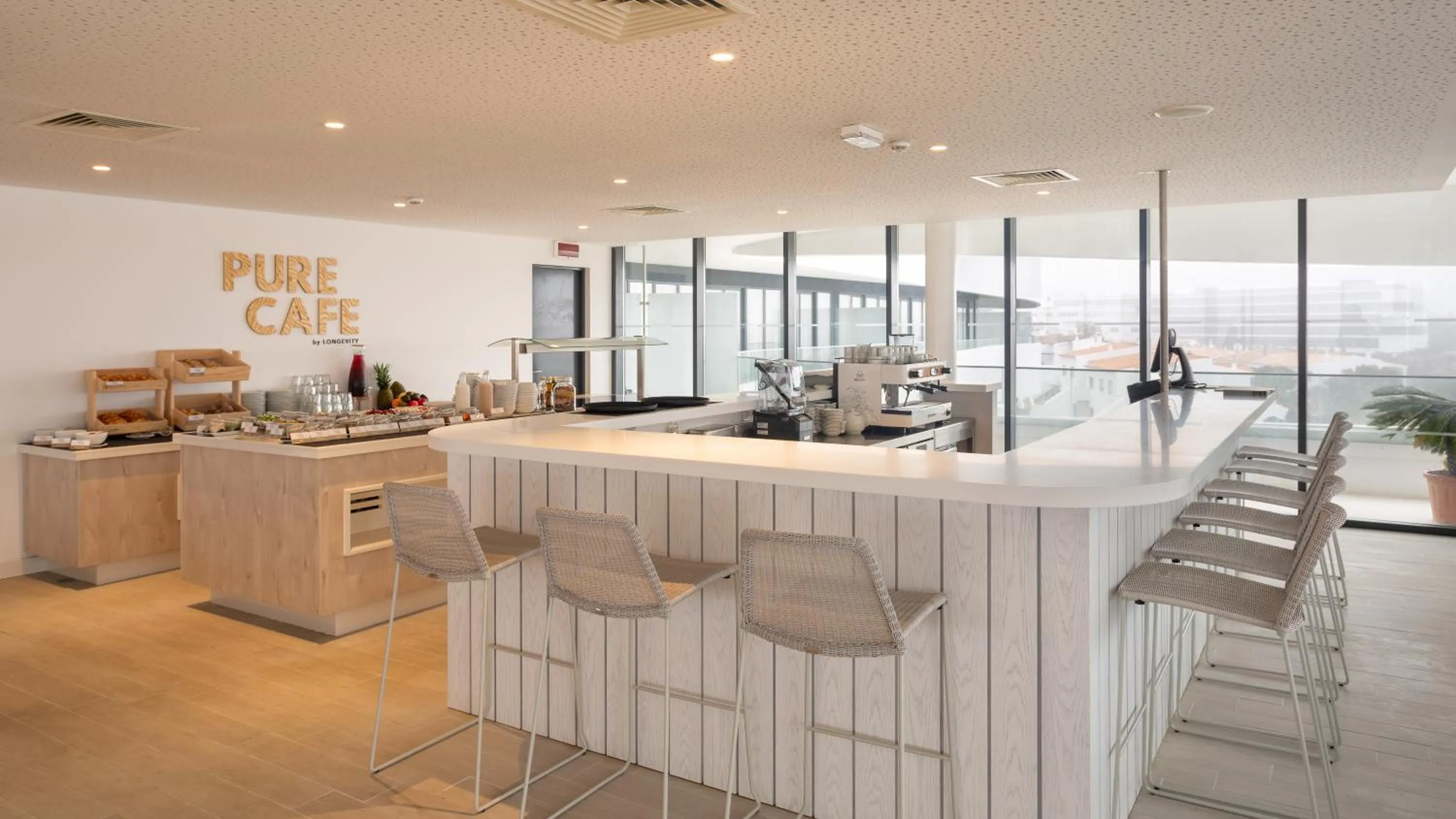 Restaurant/places to eat in Longevity Health & Wellness Hotel - Adults Only