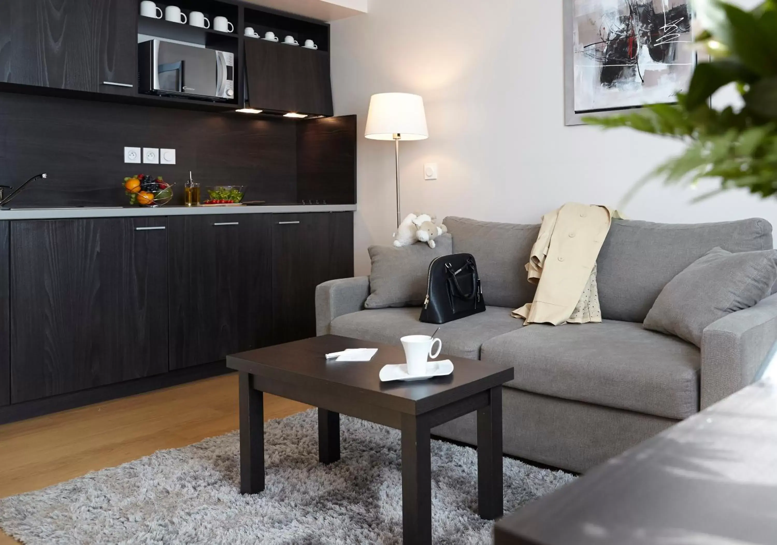 Toilet, Seating Area in Seven Urban Suites Nantes Centre