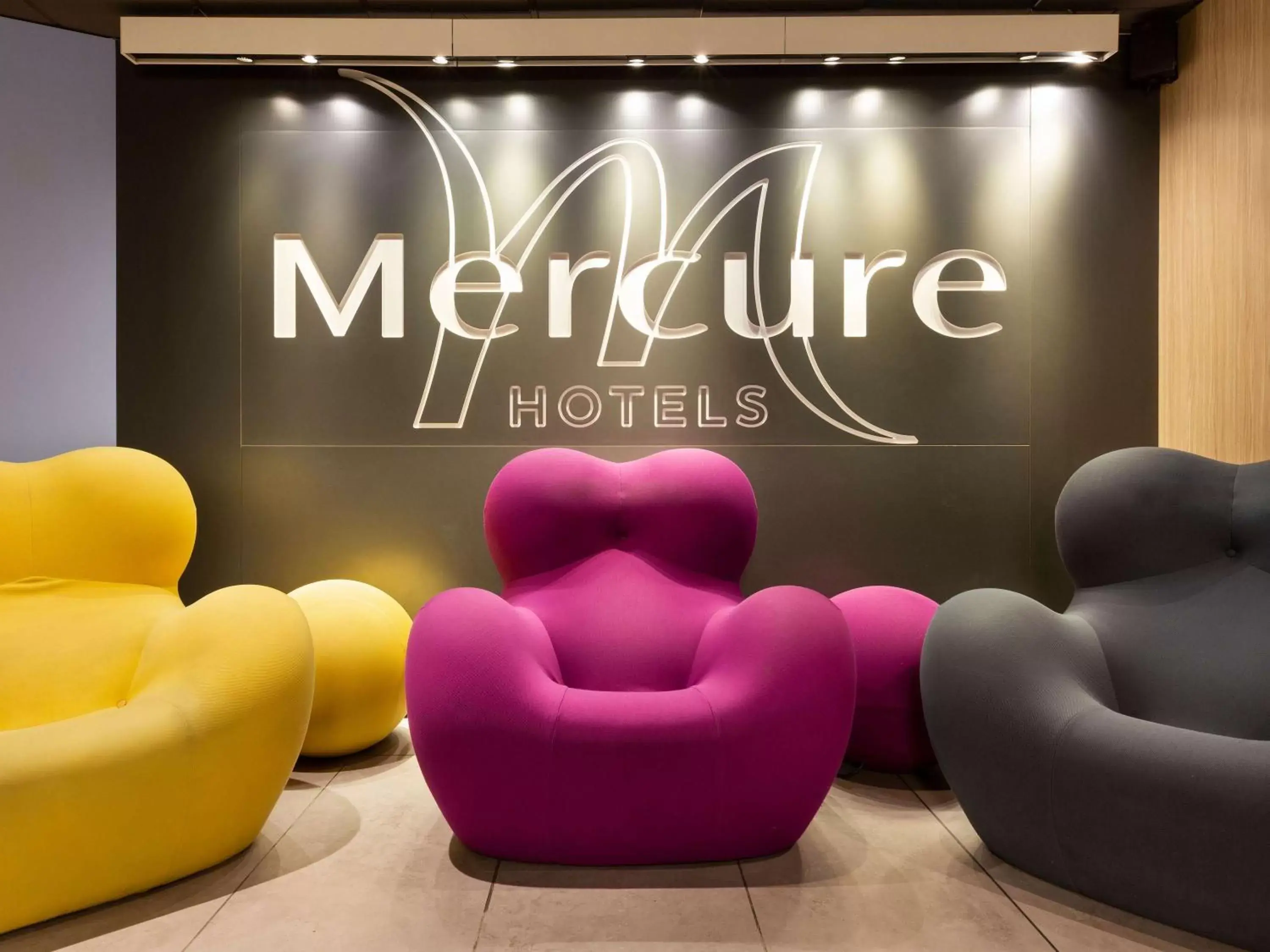 Lounge or bar in Mercure Paris Alesia