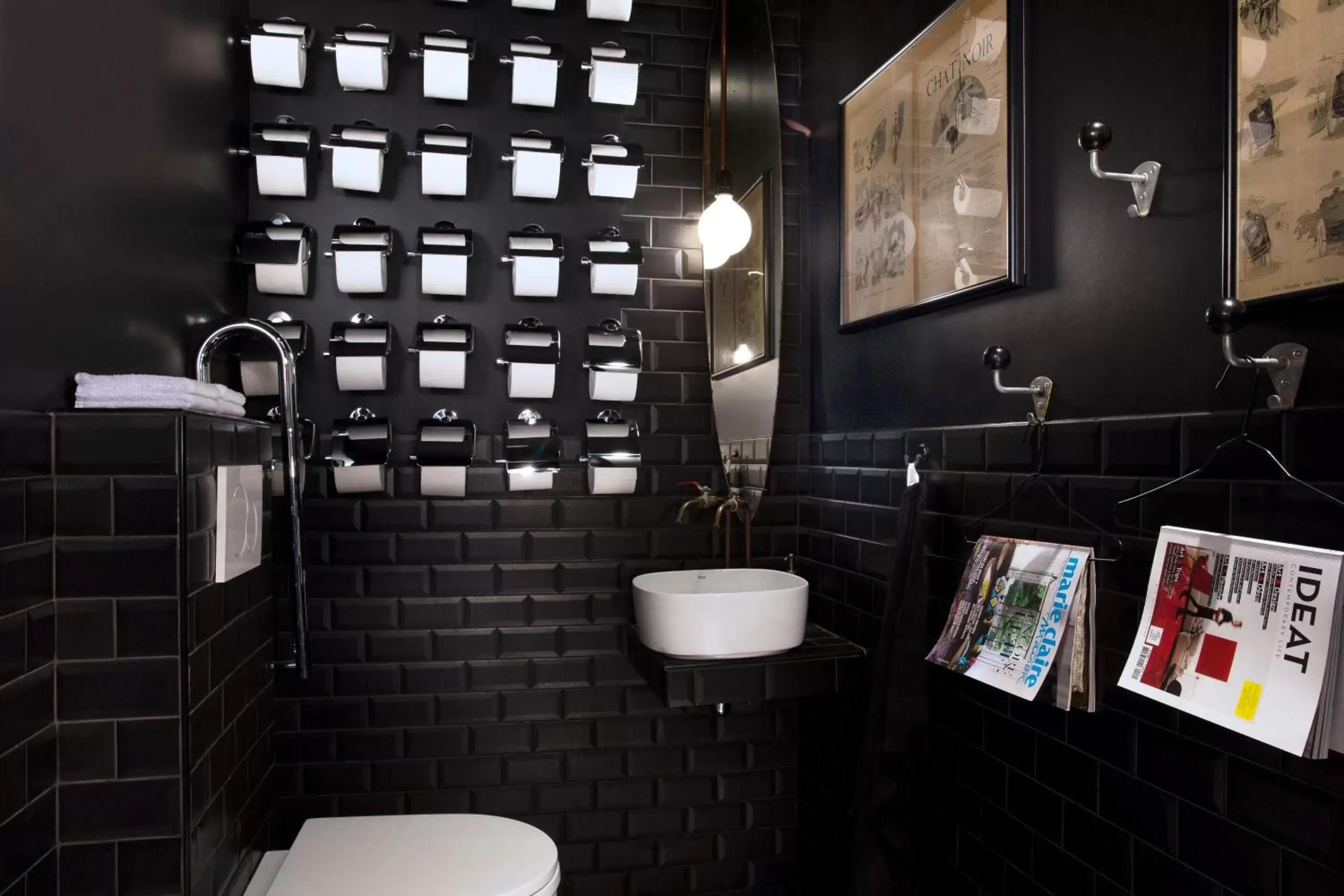 Toilet, Bathroom in Hotel Le Chat Noir