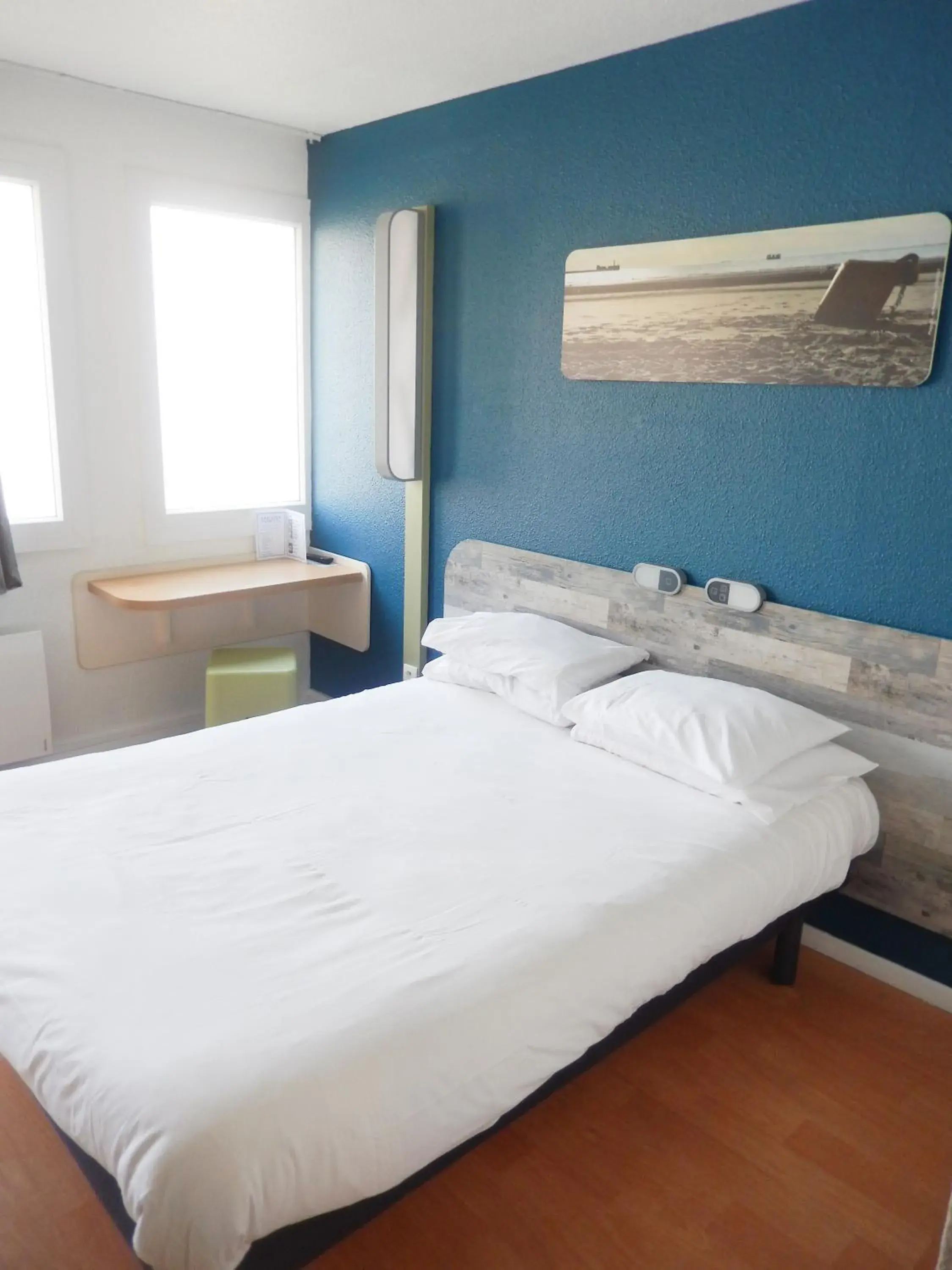 Bedroom, Bed in ibis Budget Boulogne Sur Mer Centre les Ports