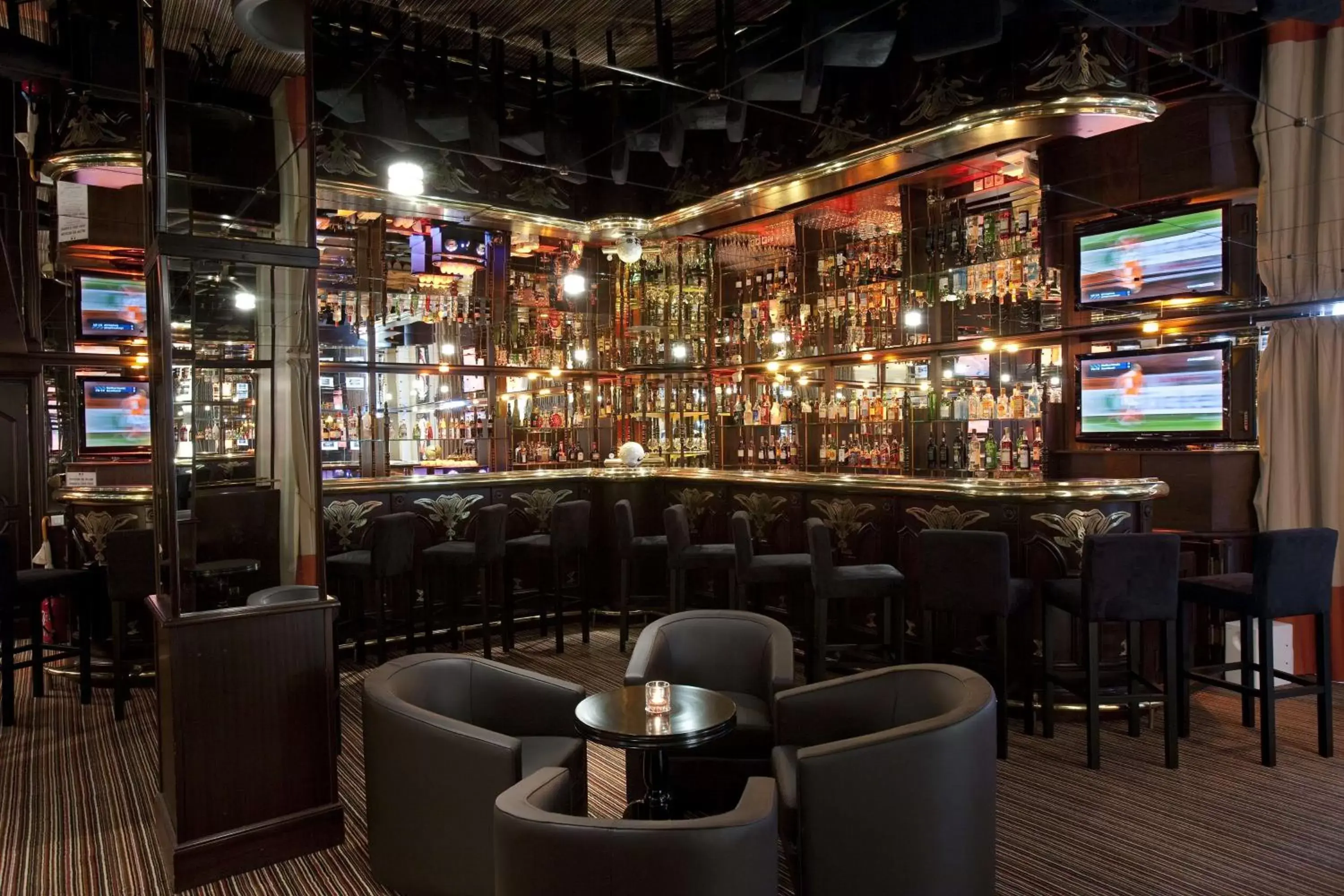 Lounge or bar, Lounge/Bar in Waldorf Astoria Versailles - Trianon Palace