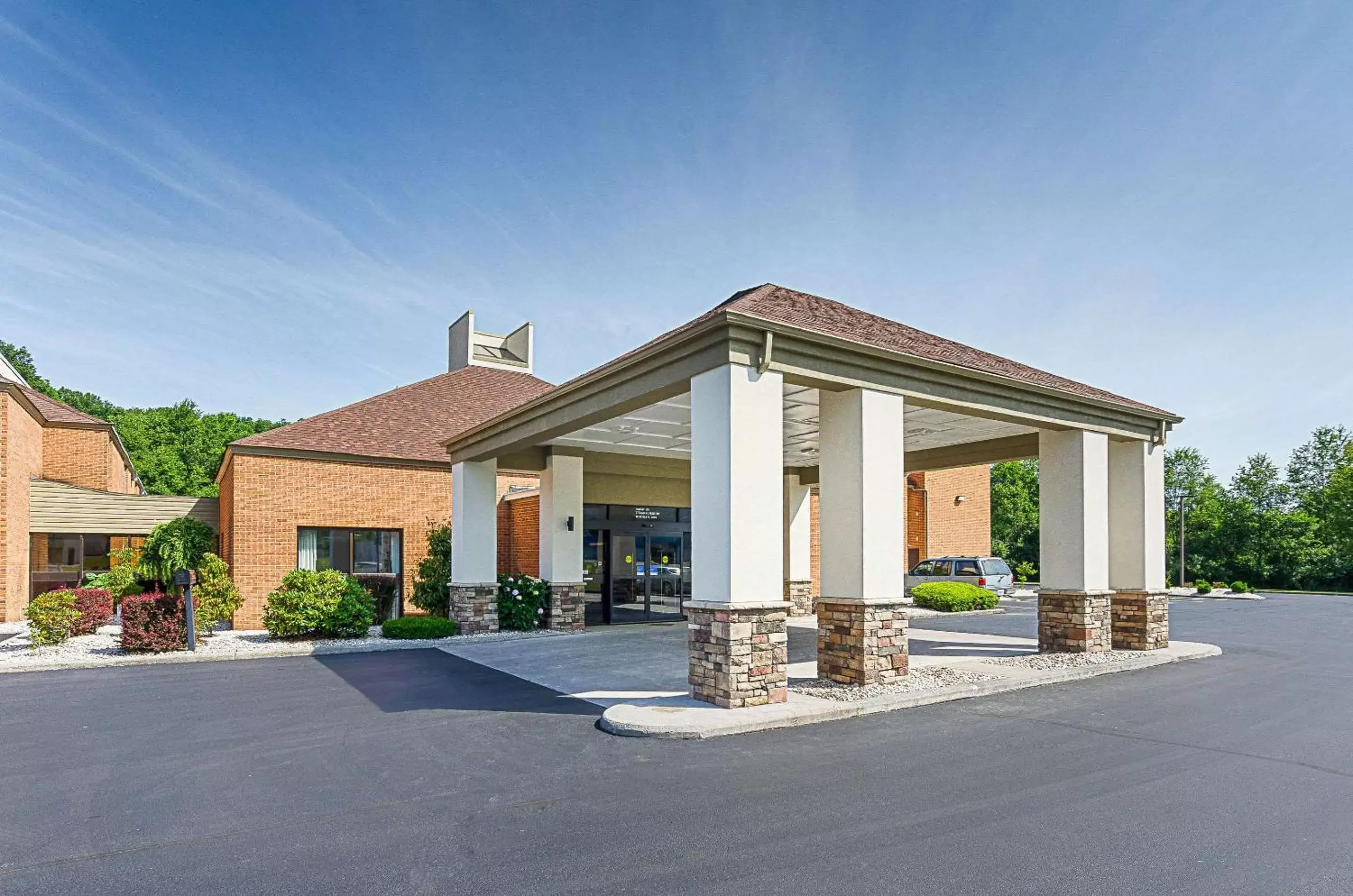 Property Building in Comfort Inn Bluefield