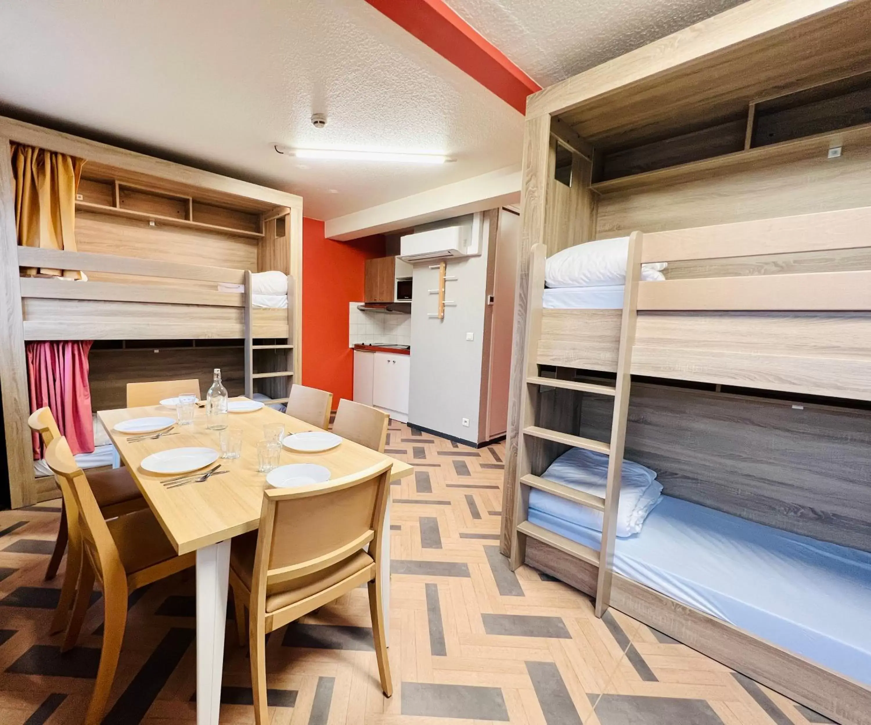 Bedroom, Bunk Bed in The People Le Havre