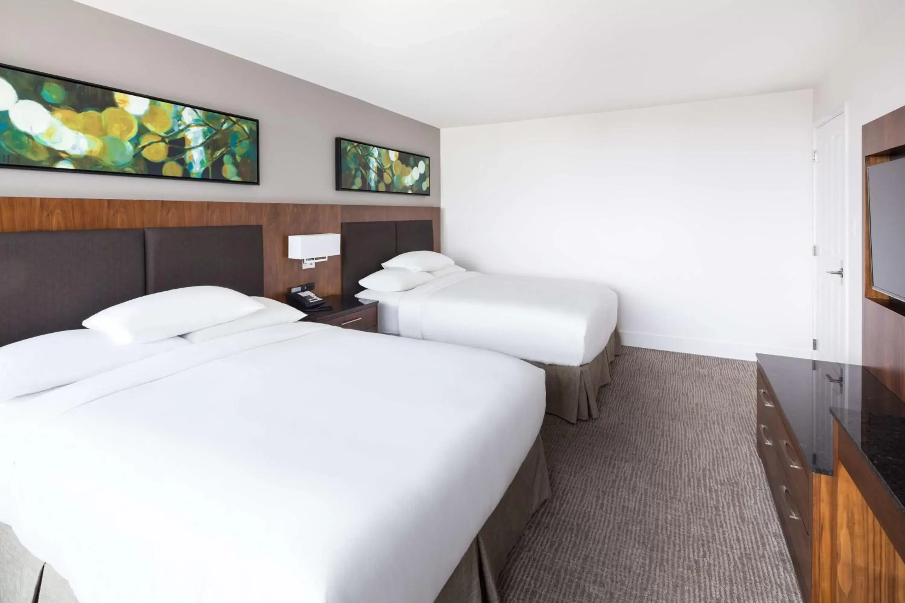 One-Bedroom Suite with Two Queen Beds and Sofa Bed - City View in DoubleTree by Hilton Hotel & Suites Victoria One-Bedroom Suite with Two Queen Beds and Sofa Bed - City View in DoubleTree by Hilton Hotel & Suites Victoria