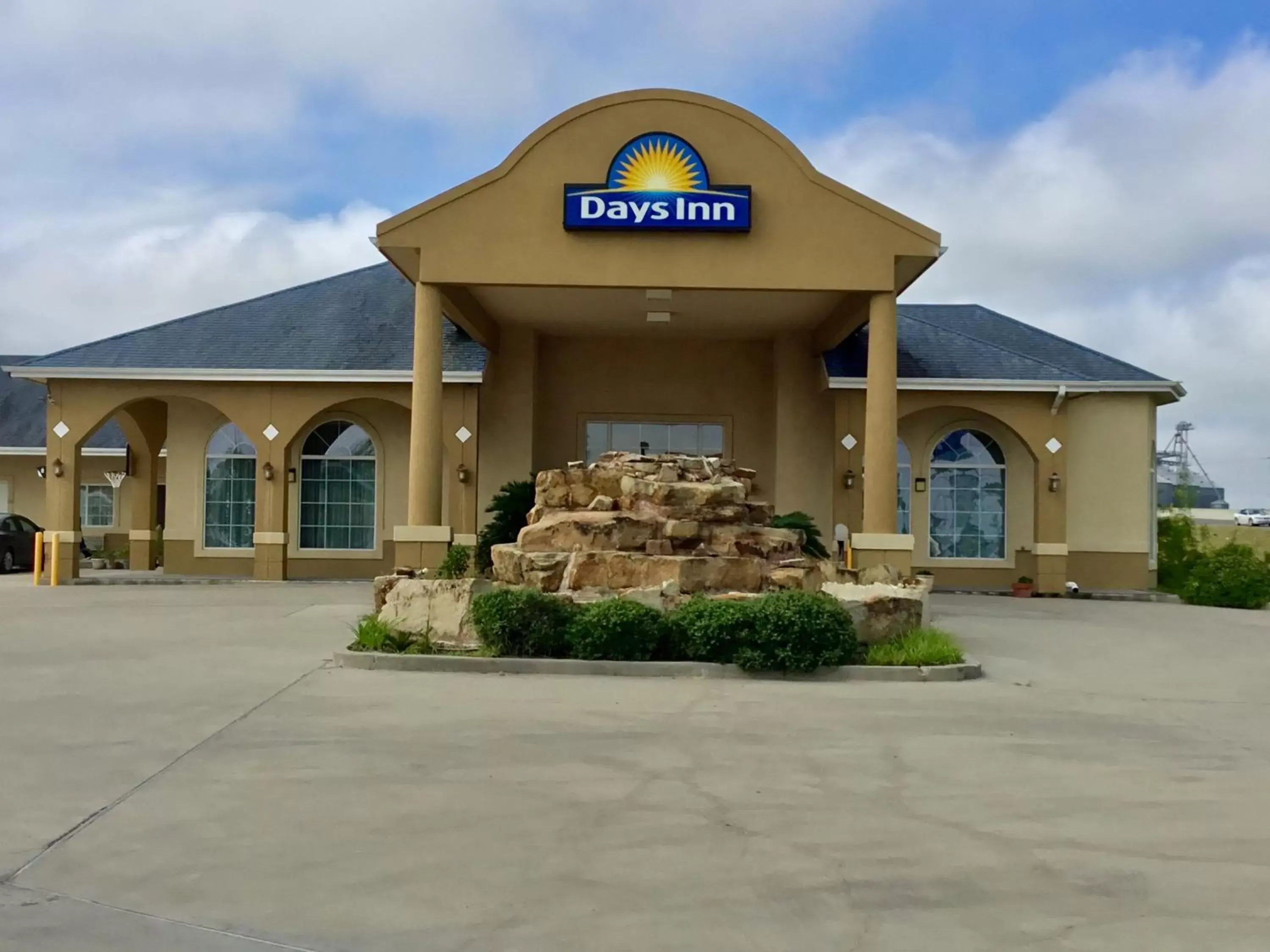 Facade/entrance, Property Building in Days Inn by Wyndham Robstown