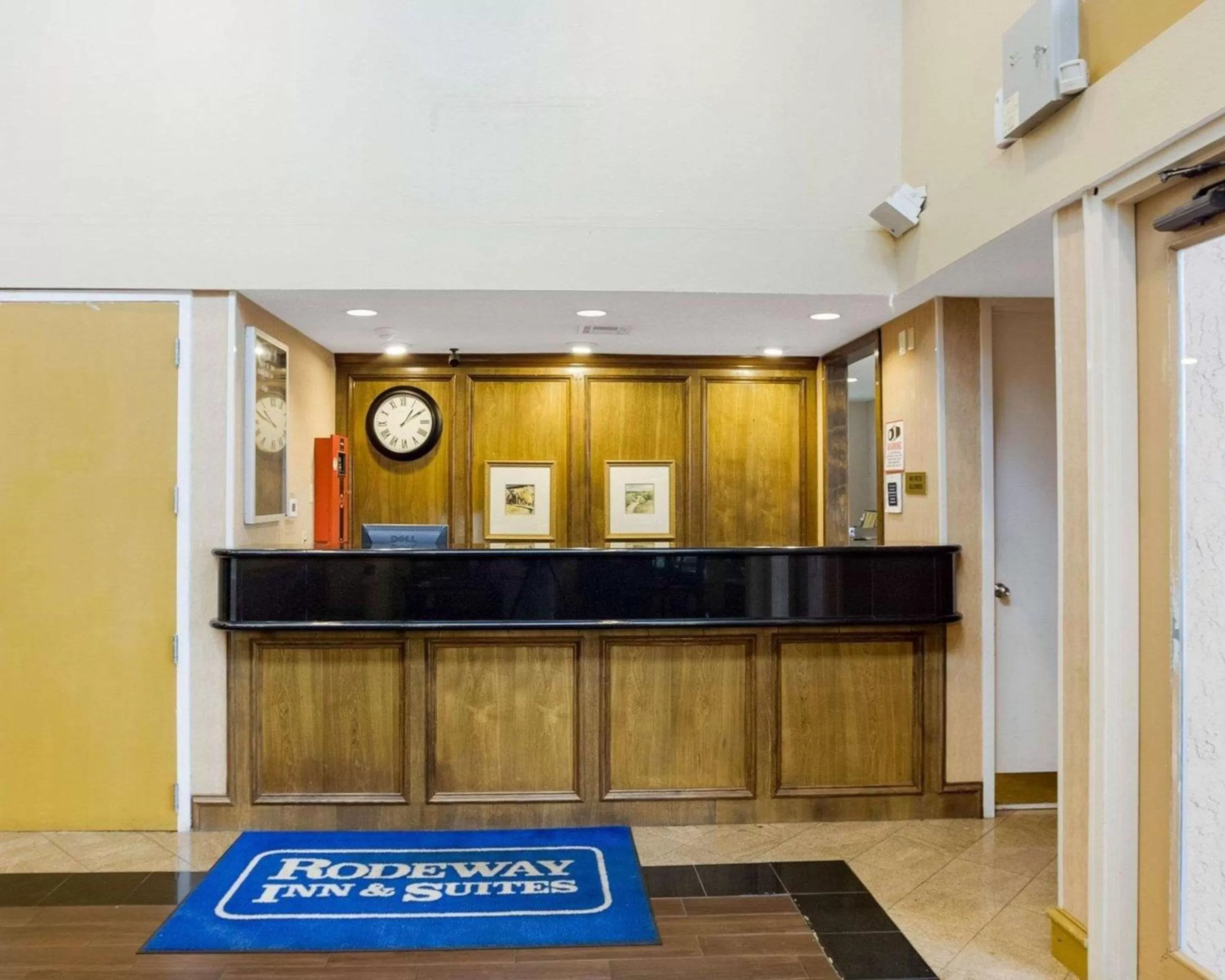 Lobby or reception in Rodeway Inn & Suites South of Fiesta Park