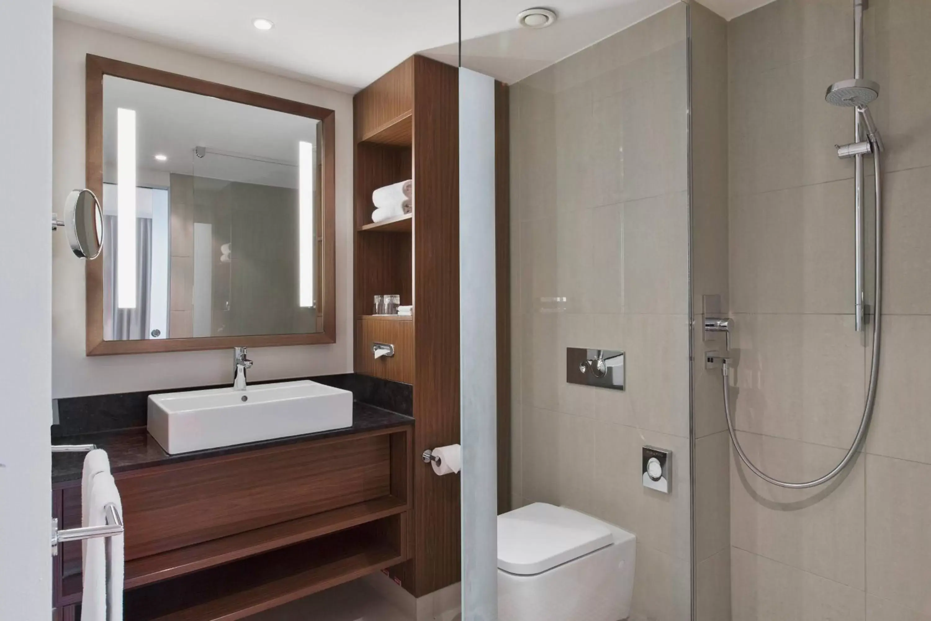 Bathroom in Courtyard by Marriott Wiesbaden-Nordenstadt