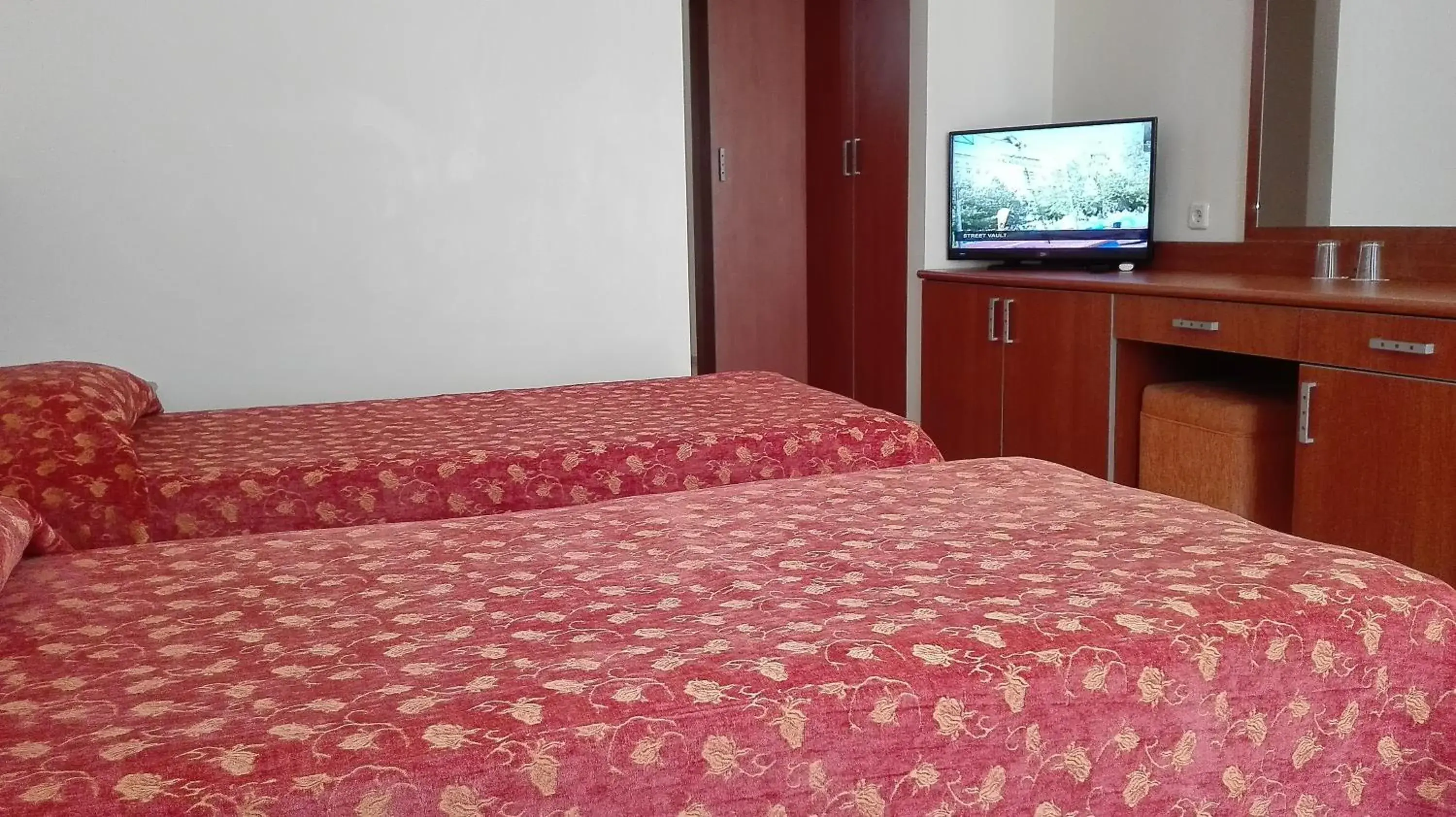 Bed in Mavruka Hotel