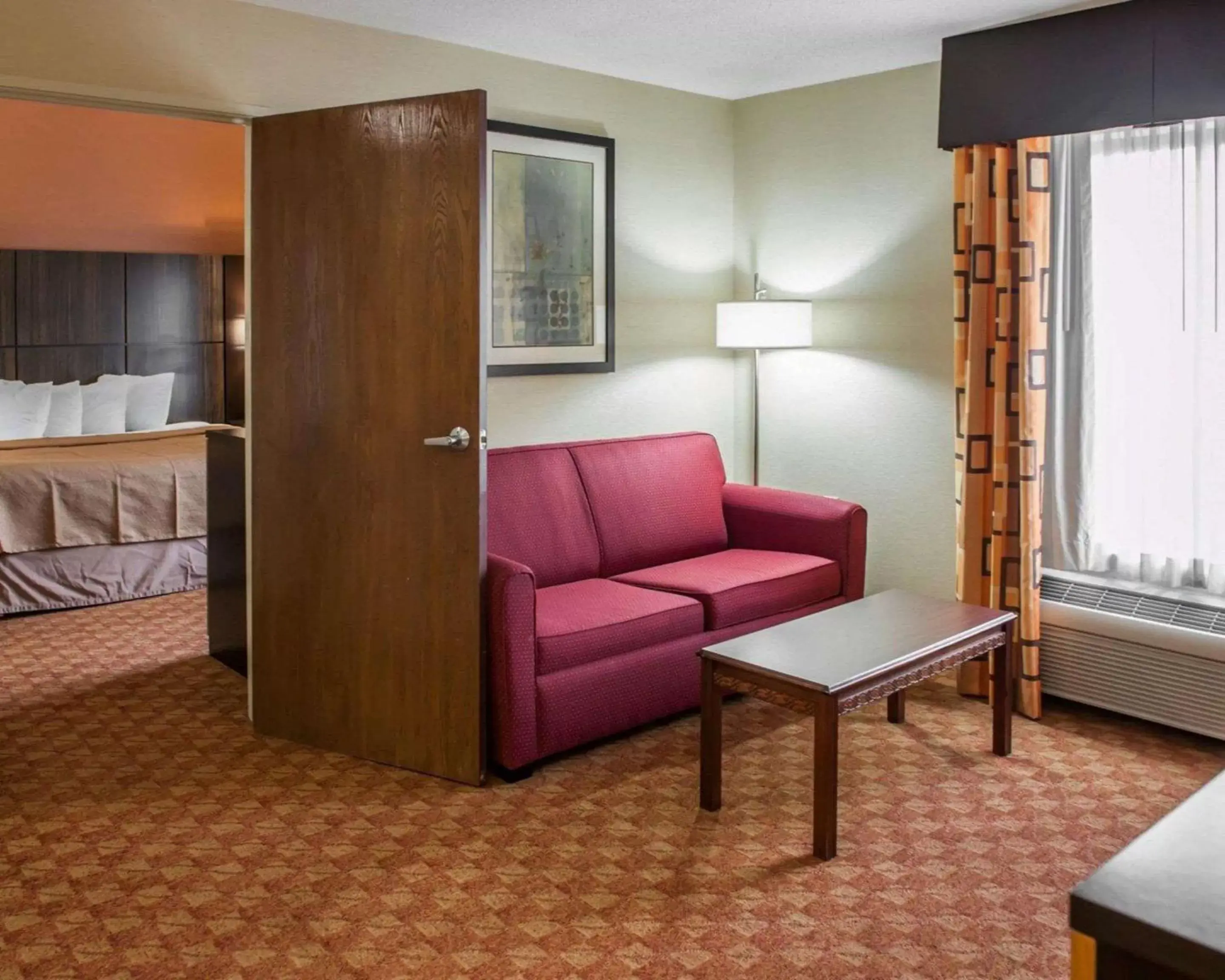 Photo of the whole room, Seating Area in Quality Inn Franklin I-65