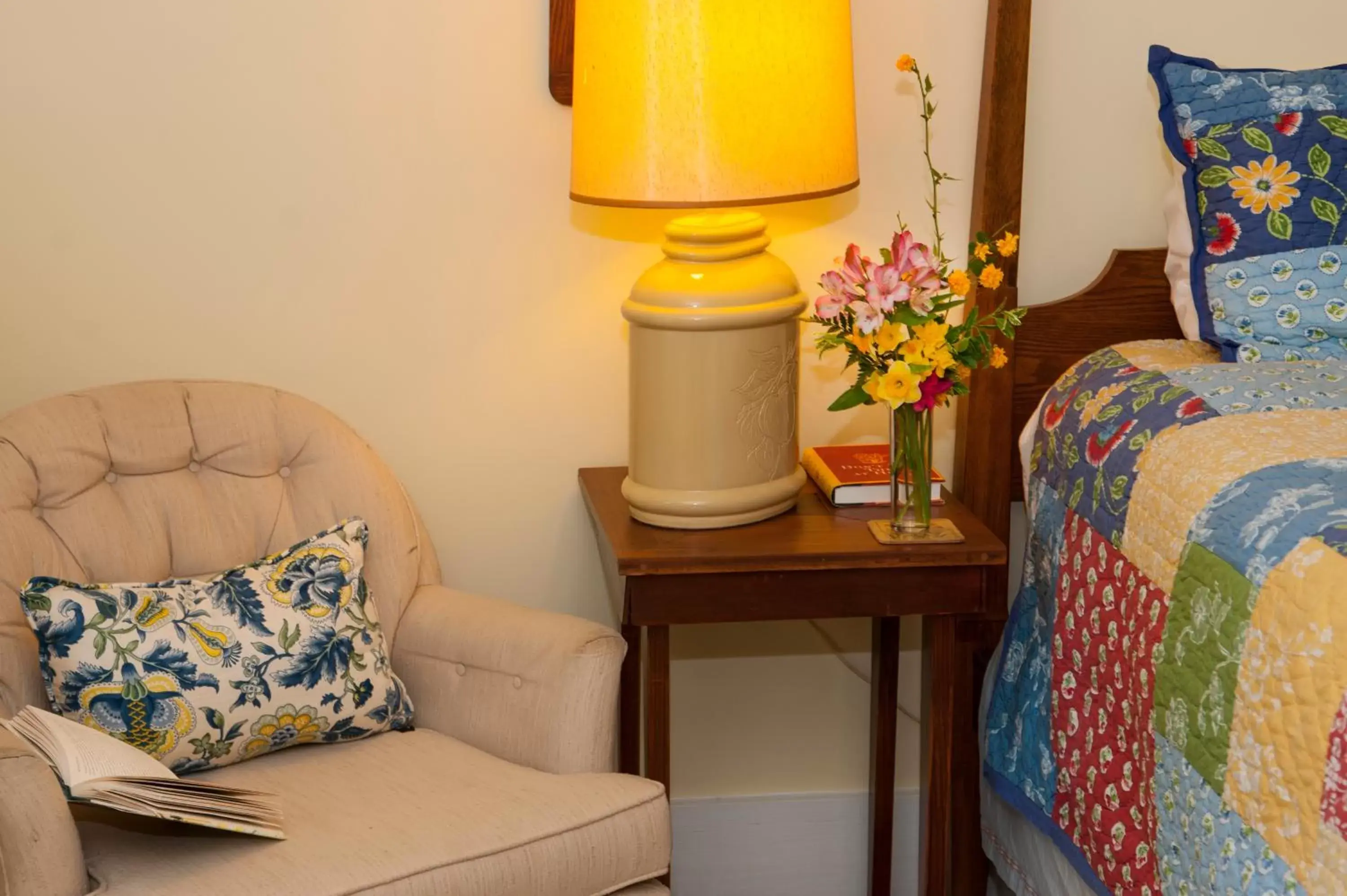 Seating Area in Orchard Inn