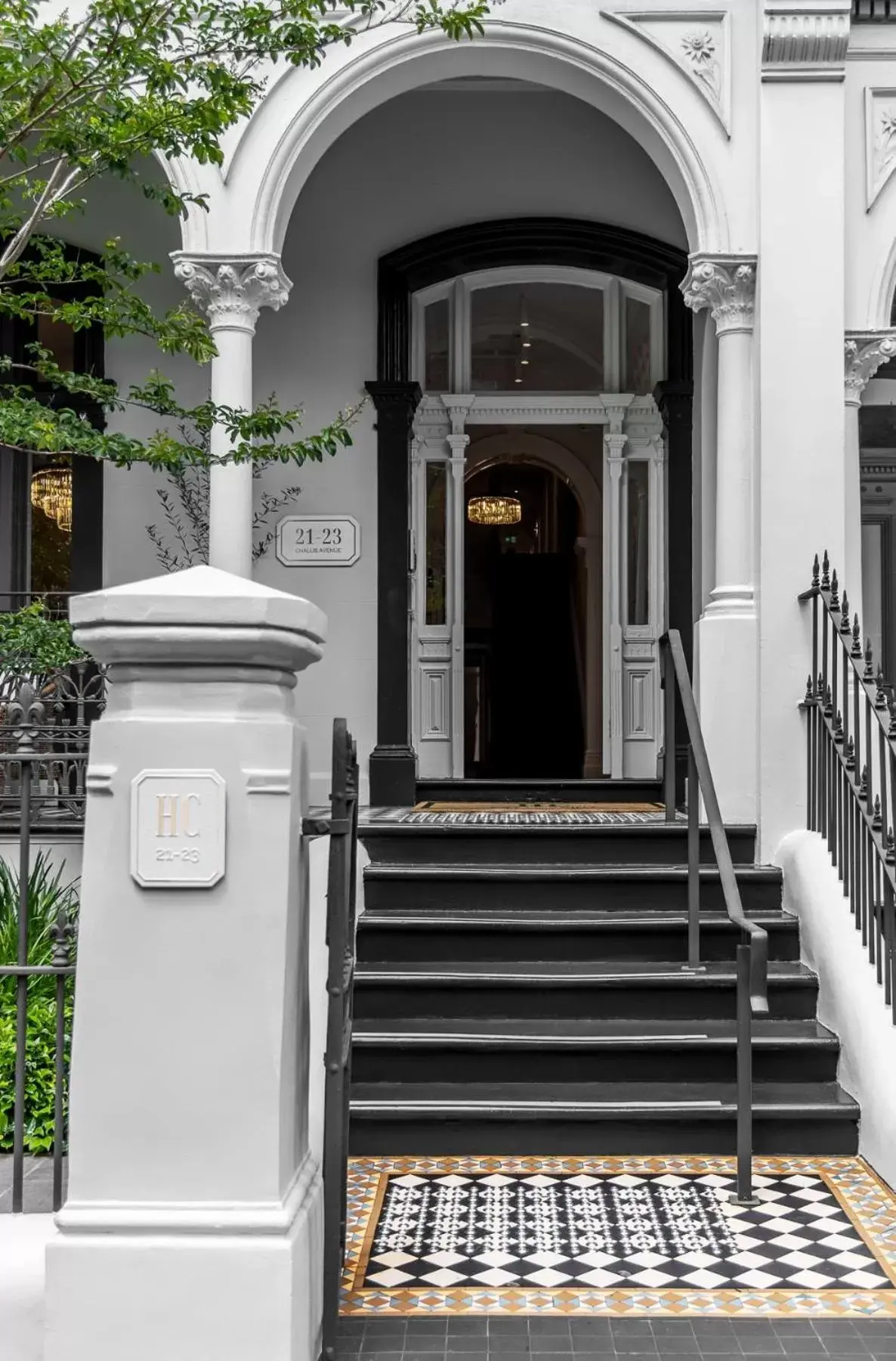 Facade/entrance in Hotel Challis Potts Point