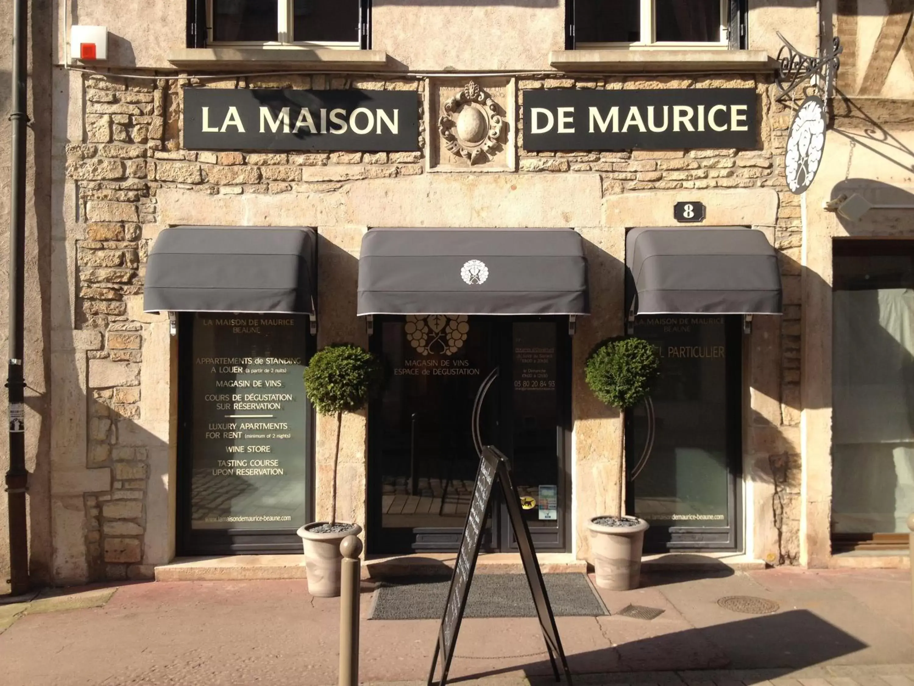 Facade/entrance in La Maison de Maurice