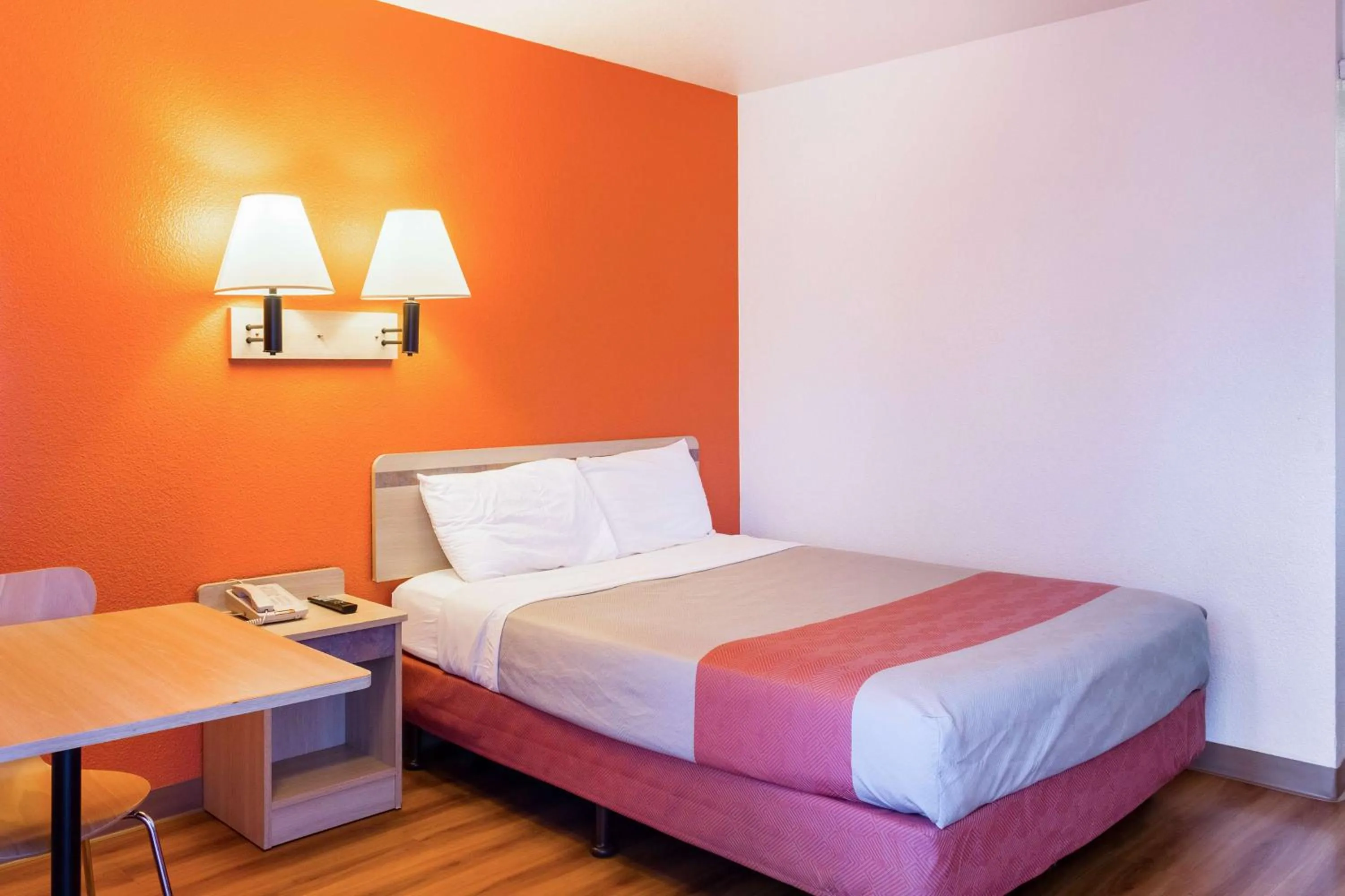 Photo of the whole room, Bed in Motel 6-Mojave, CA