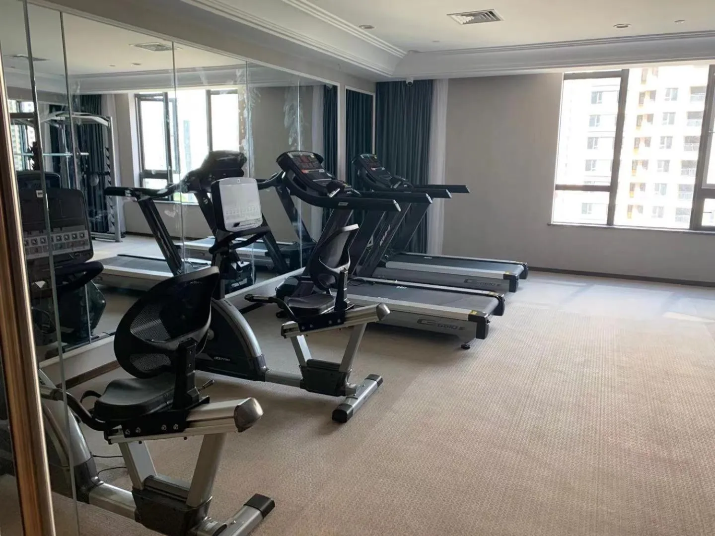 Fitness centre/facilities in Holiday Inn Express - Wuhan Optical Valley by IHG